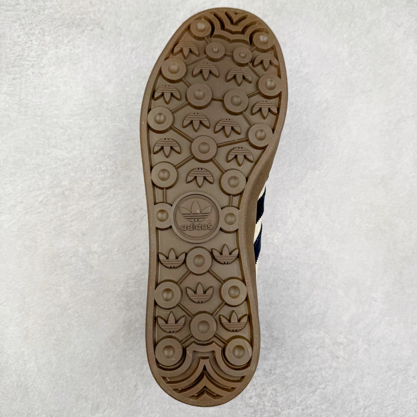 图片[9]-＃C2 AD Gazelle Indoor Trainers 羚羊内训系列低帮复古百搭休闲运动德训风板鞋 DD6601 90年代经典的复刻版！自60年代以足球训练鞋面世以来,Gazelle就以其经典设计席卷全球。1991年版本的复刻,再造经典Gazelle。采用皮革打造,搭配浊色细节,让这款经典更加简约。尺码：36 36⅔ 37⅓ 38 38⅔ 39⅓ 40 40⅔ 41⅓ 42 42⅔ 43⅓ 44⅓ 44⅔ 45-选品中心