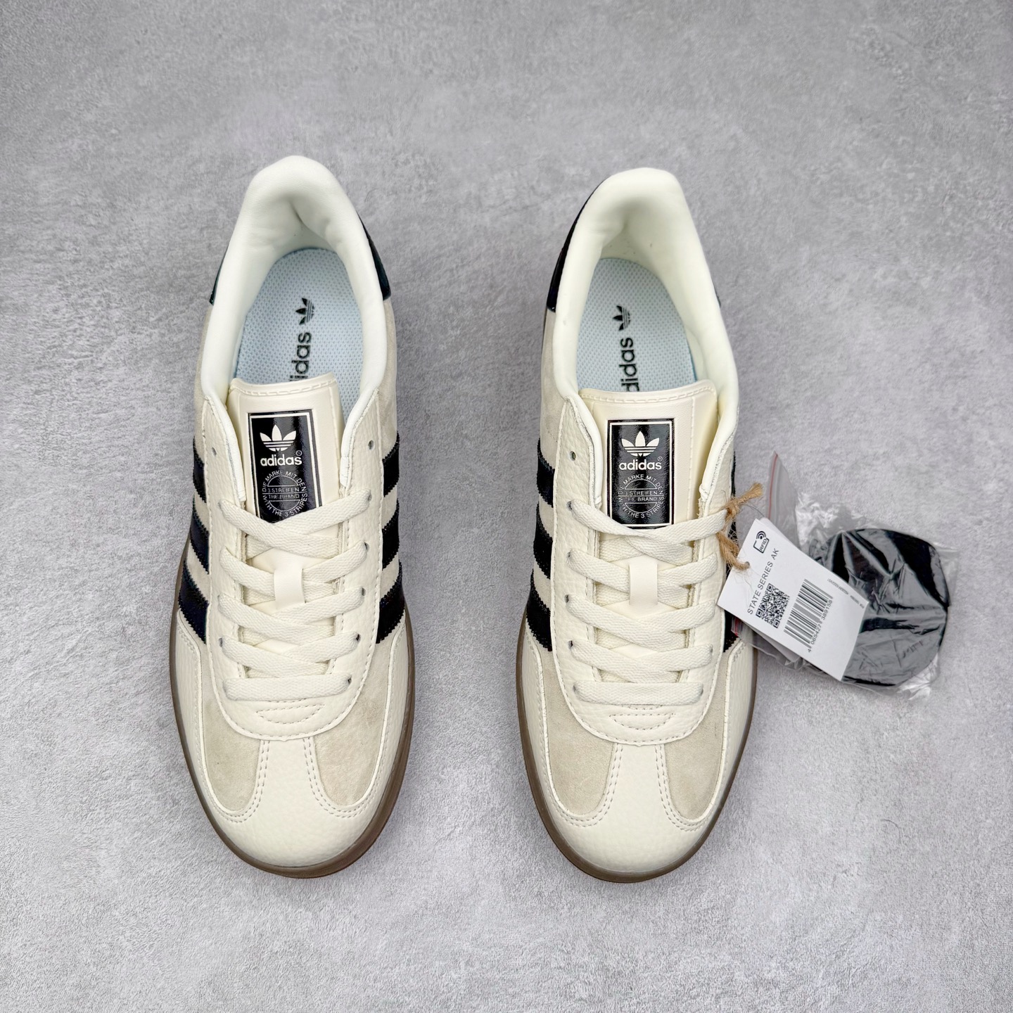 图片[2]-＃C2 AD Gazelle Indoor Trainers 羚羊内训系列低帮复古百搭休闲运动德训风板鞋 DD6601 90年代经典的复刻版！自60年代以足球训练鞋面世以来,Gazelle就以其经典设计席卷全球。1991年版本的复刻,再造经典Gazelle。采用皮革打造,搭配浊色细节,让这款经典更加简约。尺码：36 36⅔ 37⅓ 38 38⅔ 39⅓ 40 40⅔ 41⅓ 42 42⅔ 43⅓ 44⅓ 44⅔ 45-选品中心