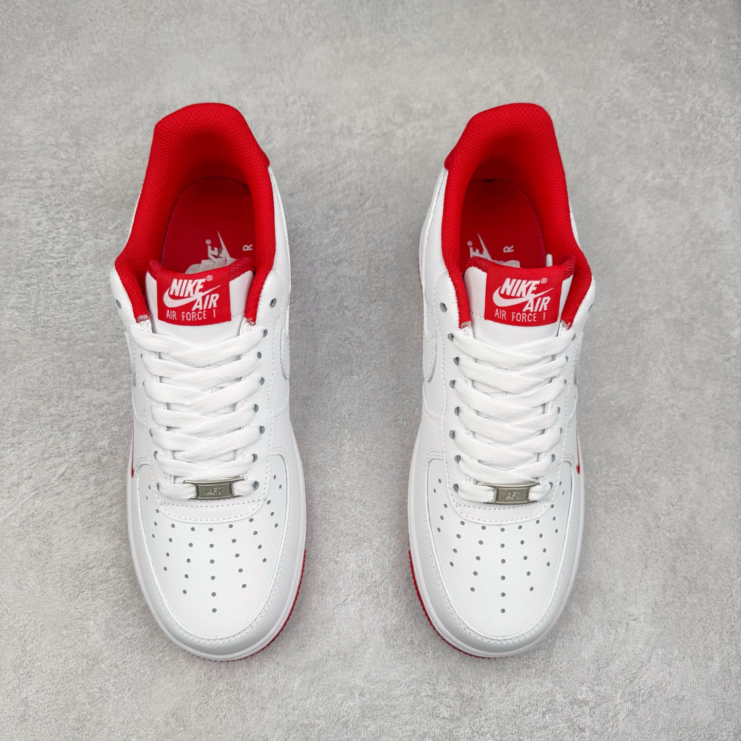 图片[2]-NK Air Force 1´07 Low 空军一号低帮百搭休闲运动板鞋 ZH0316-103 柔软、弹性十足的缓震性能和出色的中底设计 横跨复古与现代的外型结合 造就出风靡全球 三十多年的Force 1 直到今天还深受青睐 实拍调校N版已经零色差零失真 百分百还原实物色彩所见即所得 不存在货不对板色差等低级问题 选购参考实物拍摄 不混卖不参货 只用心做好货严格选品 承诺混一赔十 尺码：36 36.5 37.5 38 38.5 39 40 40.5 41 42 42.5 43 44 44.5 45-选品中心