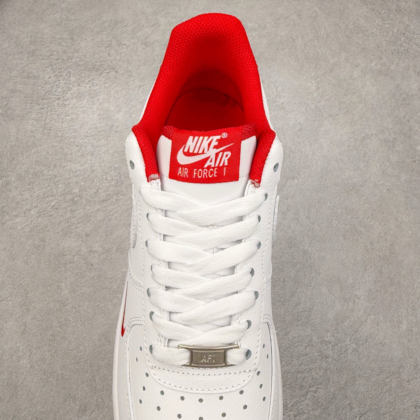 图片[5]-NK Air Force 1´07 Low 空军一号低帮百搭休闲运动板鞋 ZH0316-103 柔软、弹性十足的缓震性能和出色的中底设计 横跨复古与现代的外型结合 造就出风靡全球 三十多年的Force 1 直到今天还深受青睐 实拍调校N版已经零色差零失真 百分百还原实物色彩所见即所得 不存在货不对板色差等低级问题 选购参考实物拍摄 不混卖不参货 只用心做好货严格选品 承诺混一赔十 尺码：36 36.5 37.5 38 38.5 39 40 40.5 41 42 42.5 43 44 44.5 45-选品中心