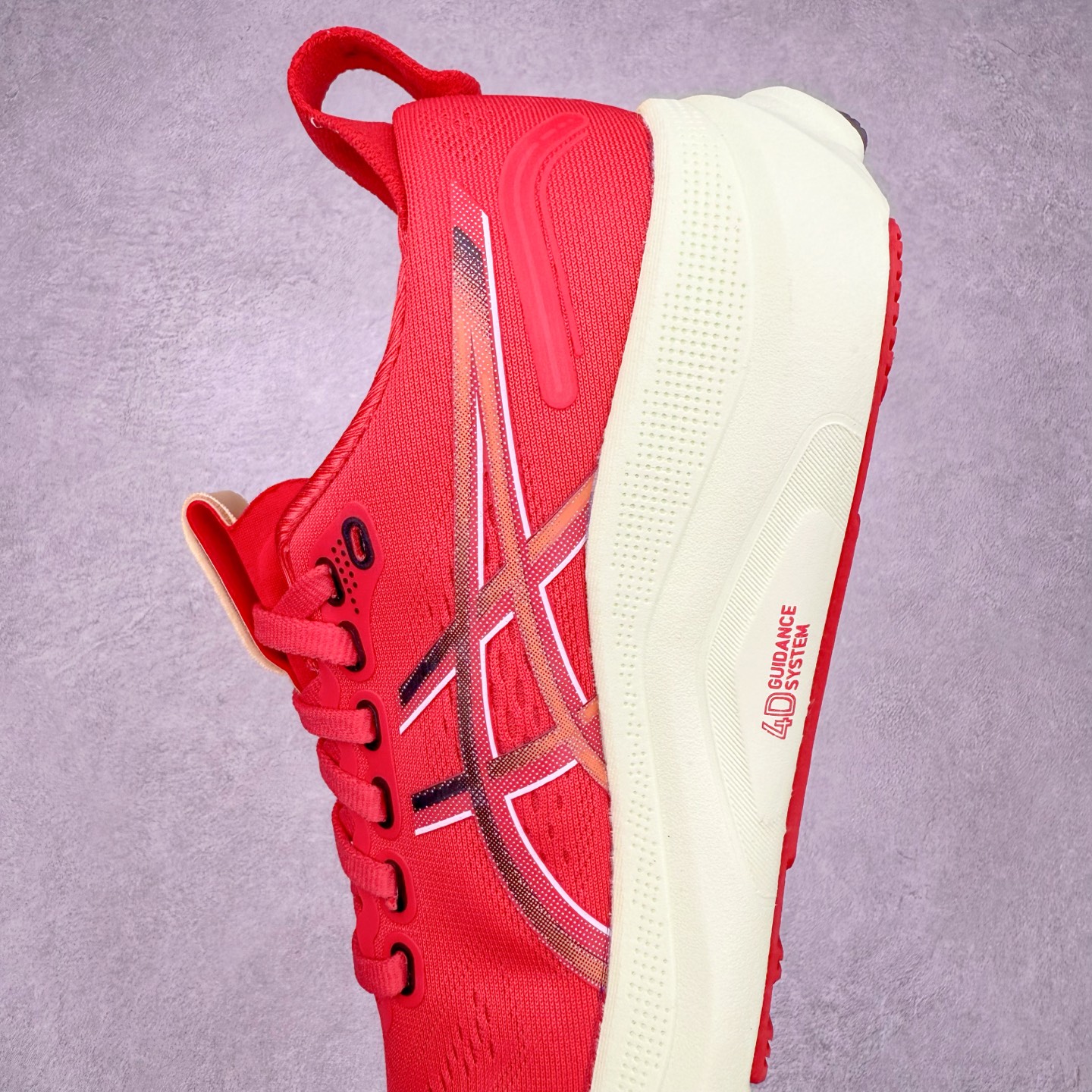 图片[7]-Asics Gel-Kayano 32 亚瑟士卡亚诺32代低帮专业有氧超轻量休闲运动全能慢跑鞋全球知名运动品牌ASICS正式推出新款GEL-KAYANO 32跑鞋，旨在通过全新稳定结构以提升产品可适性，满足跑者的足部稳定需求，让每一位跑者从起跑到结束都能够感受到焕然一新的稳定性与舒适性，从而帮助更多人找到身心平衡，获得自在舒适的健康生活方式。秉持着ASICS亚瑟士的设计哲学，全新一代GEL-KAYANO 32应运而生。为进一步升级产品的稳定性，GEL-KAYANO 采用了全新4D引导系统，通过内侧稳定装置提升可适性，满足足部稳定需求，帮助足弓迅速返回到平衡位置。作为基于生物力学研究打造的全新稳定结构，4D引导系统不仅提升了跑鞋对双脚的支撑性，它还将人体不同的运动状态纳入设计考量，帮助跑者在多种跑动强度下获得充足的稳定性和理想的舒适度。尺码：36 37 37.5 38 39.5 40 40.5 41.5 42 42.5 43.5 44 44.5 45-选品中心