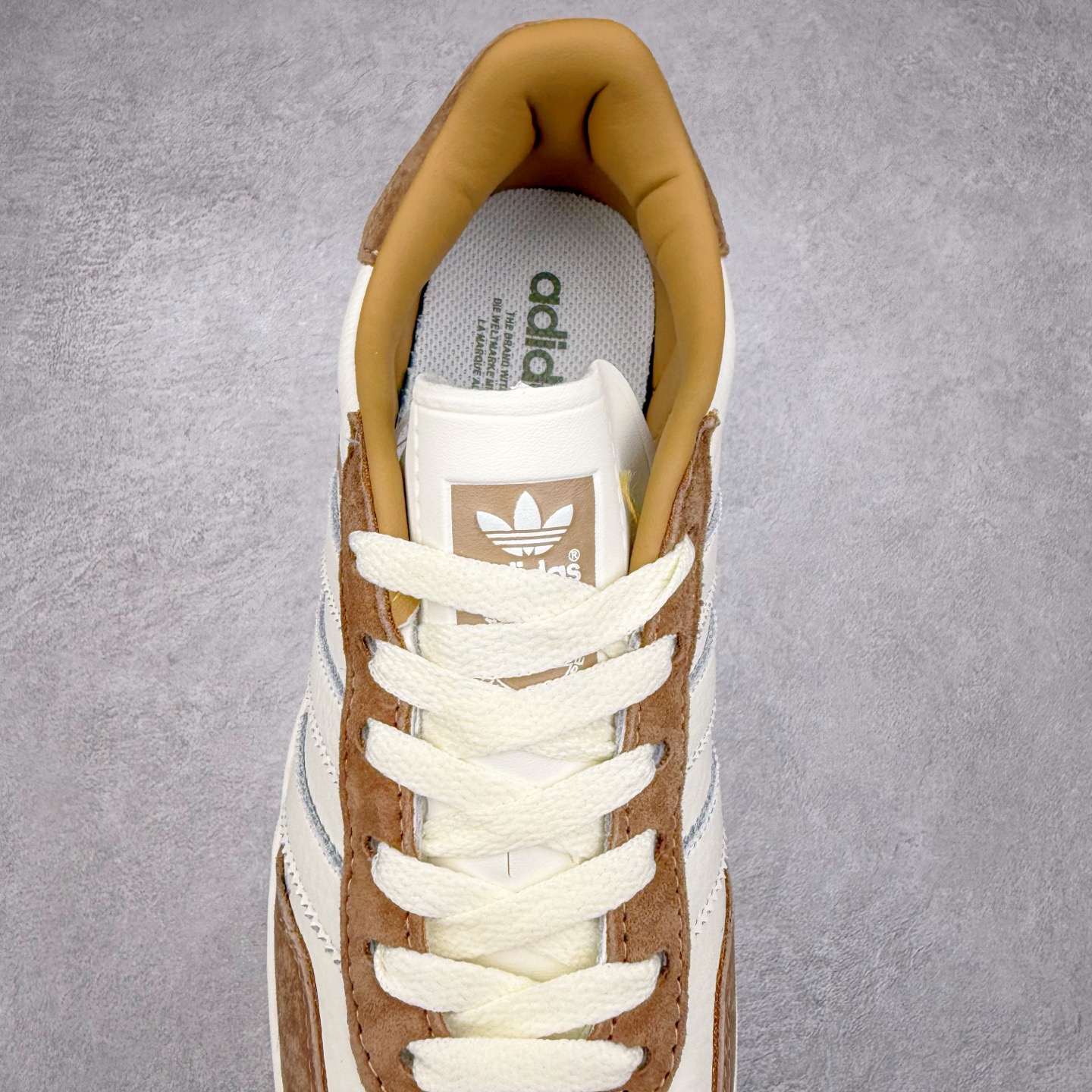 图片[5]-＃C2 AD Gazelle Indoor Trainers 羚羊内训系列低帮复古百搭休闲运动德训风板鞋 DD6606 90年代经典的复刻版！自60年代以足球训练鞋面世以来,Gazelle就以其经典设计席卷全球。1991年版本的复刻,再造经典Gazelle。采用皮革打造,搭配浊色细节,让这款经典更加简约。尺码：36 36⅔ 37⅓ 38 38⅔ 39⅓ 40 40⅔ 41⅓ 42 42⅔ 43⅓ 44⅓ 44⅔ 45-选品中心