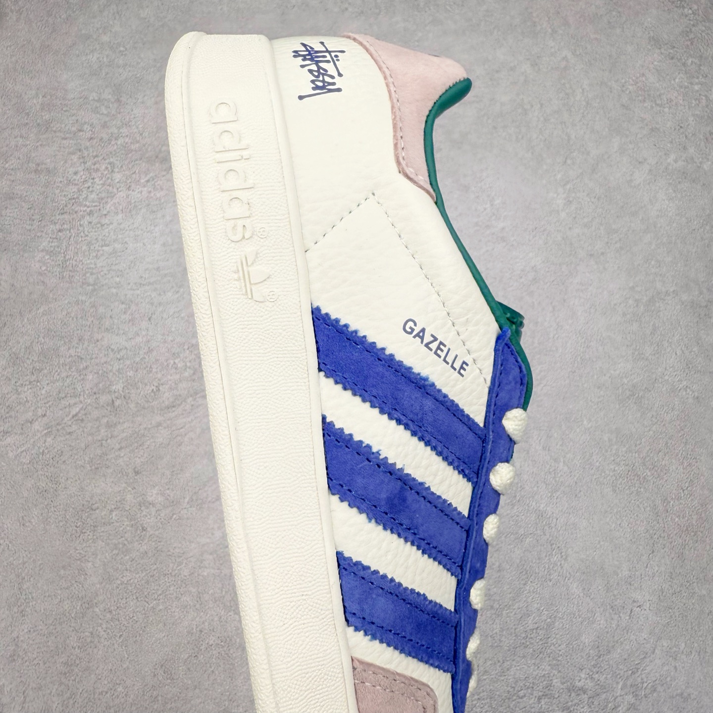 图片[6]-＃C2 AD Gazelle Indoor Trainers 羚羊内训系列低帮复古百搭休闲运动德训风板鞋 DD6601 90年代经典的复刻版！自60年代以足球训练鞋面世以来,Gazelle就以其经典设计席卷全球。1991年版本的复刻,再造经典Gazelle。采用皮革打造,搭配浊色细节,让这款经典更加简约。尺码：36 36⅔ 37⅓ 38 38⅔ 39⅓ 40 40⅔ 41⅓ 42 42⅔ 43⅓ 44⅓ 44⅔ 45-选品中心