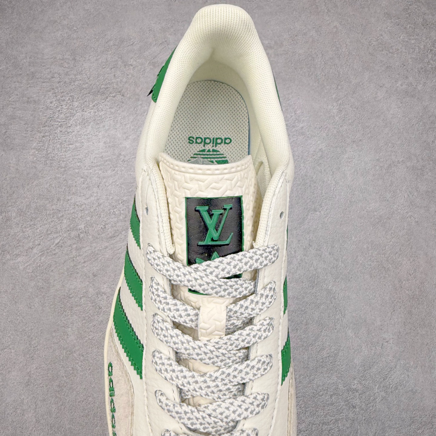 图片[5]-＃C2 AD Gazelle Indoor Trainers 羚羊内训系列低帮复古百搭休闲运动德训风板鞋 DD6606 90年代经典的复刻版！自60年代以足球训练鞋面世以来,Gazelle就以其经典设计席卷全球。1991年版本的复刻,再造经典Gazelle。采用皮革打造,搭配浊色细节,让这款经典更加简约。尺码：36 36⅔ 37⅓ 38 38⅔ 39⅓ 40 40⅔ 41⅓ 42 42⅔ 43⅓ 44⅓ 44⅔ 45-选品中心
