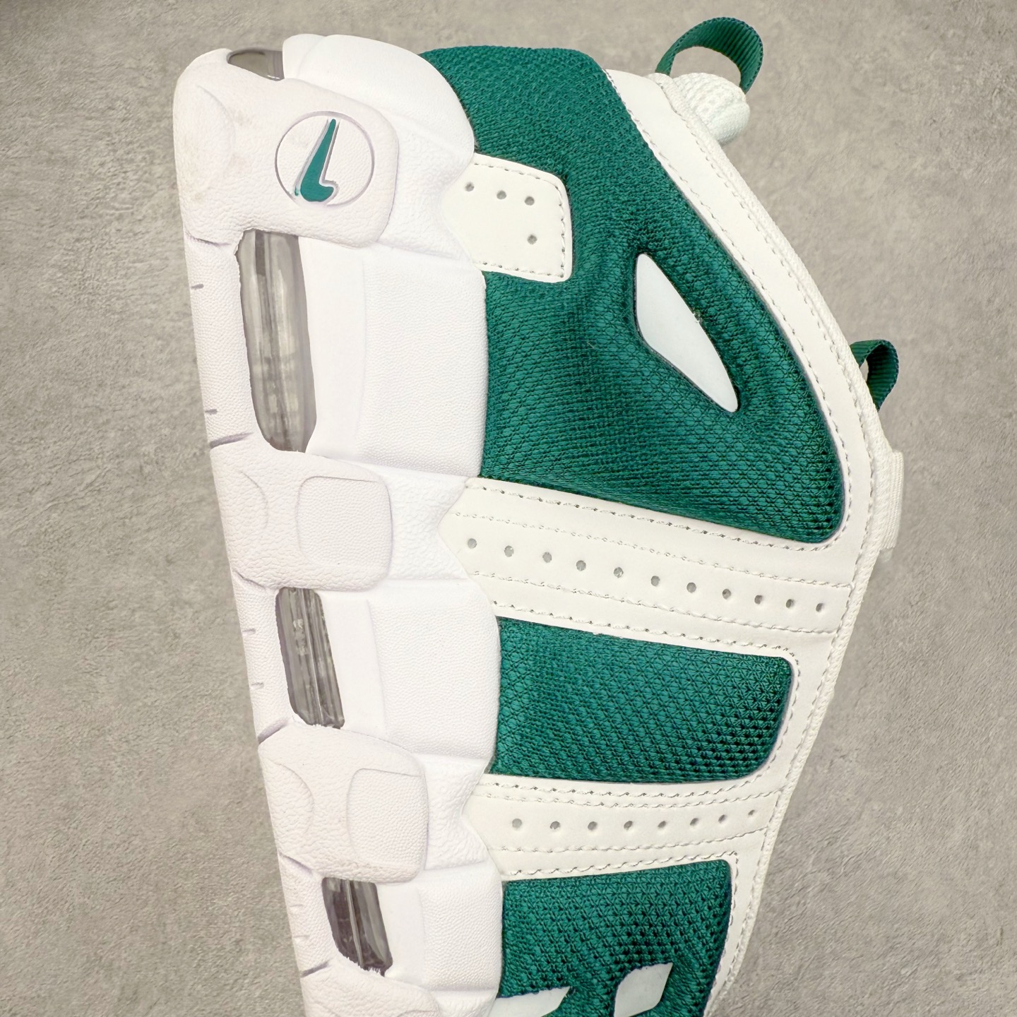 图片[6]-NK Air More Uptempo 皮蓬舒适防滑耐磨 低帮 复古篮球鞋 男女同款 实拍调校N版已经零色差零失真 百分百还原实物色彩所见即所得 不存在货不对板色差等低级问题 选购参考实物拍摄 不混卖不参货 只用心做好货严格选品 承诺混一赔十 尺码：36 36.5 37.5 38 38.5 39 40 40.5 41 42 42.5 43 44 44.5 45-选品中心