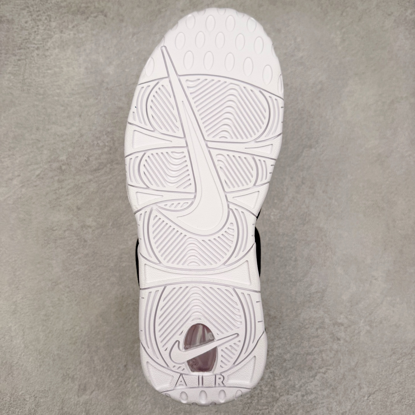 图片[9]-NK Air More Uptempo 皮蓬舒适防滑耐磨 低帮 复古篮球鞋 男女同款 实拍调校N版已经零色差零失真 百分百还原实物色彩所见即所得 不存在货不对板色差等低级问题 选购参考实物拍摄 不混卖不参货 只用心做好货严格选品 承诺混一赔十 尺码：36 36.5 37.5 38 38.5 39 40 40.5 41 42 42.5 43 44 44.5 45-选品中心