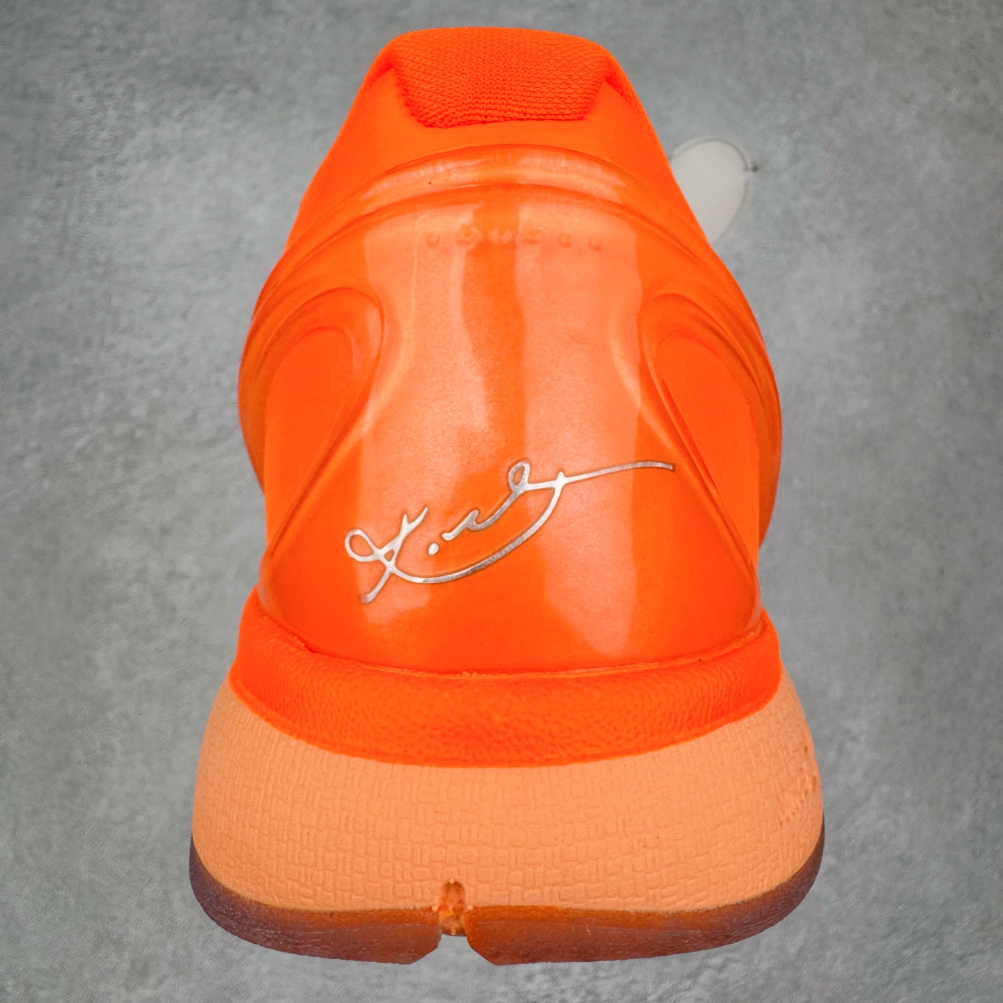 图片[8]-＃灭世海外版 NK Zoom Kobe 6 Protro 科比六代 橙银色 IH1871-800 纯原海外版气垫品质吊打各路纯原 气压➕耐久双重保障 前掌ZOOM TURBO➕后掌马蹄Zoom 后掌澎湃脚感无出其右 全套冲刀改版 鞋型还原度95% 宽脚选手必入货品 鞋头2.5mm上翘空间 不挤脚 完美释放脚趾活动空间 正码正拍 脚型适配性 市场最强没有之一 鞋面工艺全新升级 100%对标正品 原厂聚氨酯蛇鳞 珠光密度同步正品 Swoosh喷漆工艺 还原度接近100% 全新后跟TPU模具 正确S型弧度 区分市场纯原（市场纯原采用公版模具 后跟TPU几乎无弧度）国产天花板橡胶配方 抓地力爆炸 海外口碑炸裂 鞋舌LOGO正确内嵌压印 原厂碳板 正确原盒 厚积薄发 王者归来 拒绝杀猪 拒绝套路 灭世纯原海外版科比系列 致力打造实战第一标杆 尺码：39-47.5 全新模具 正码正拍-选品中心