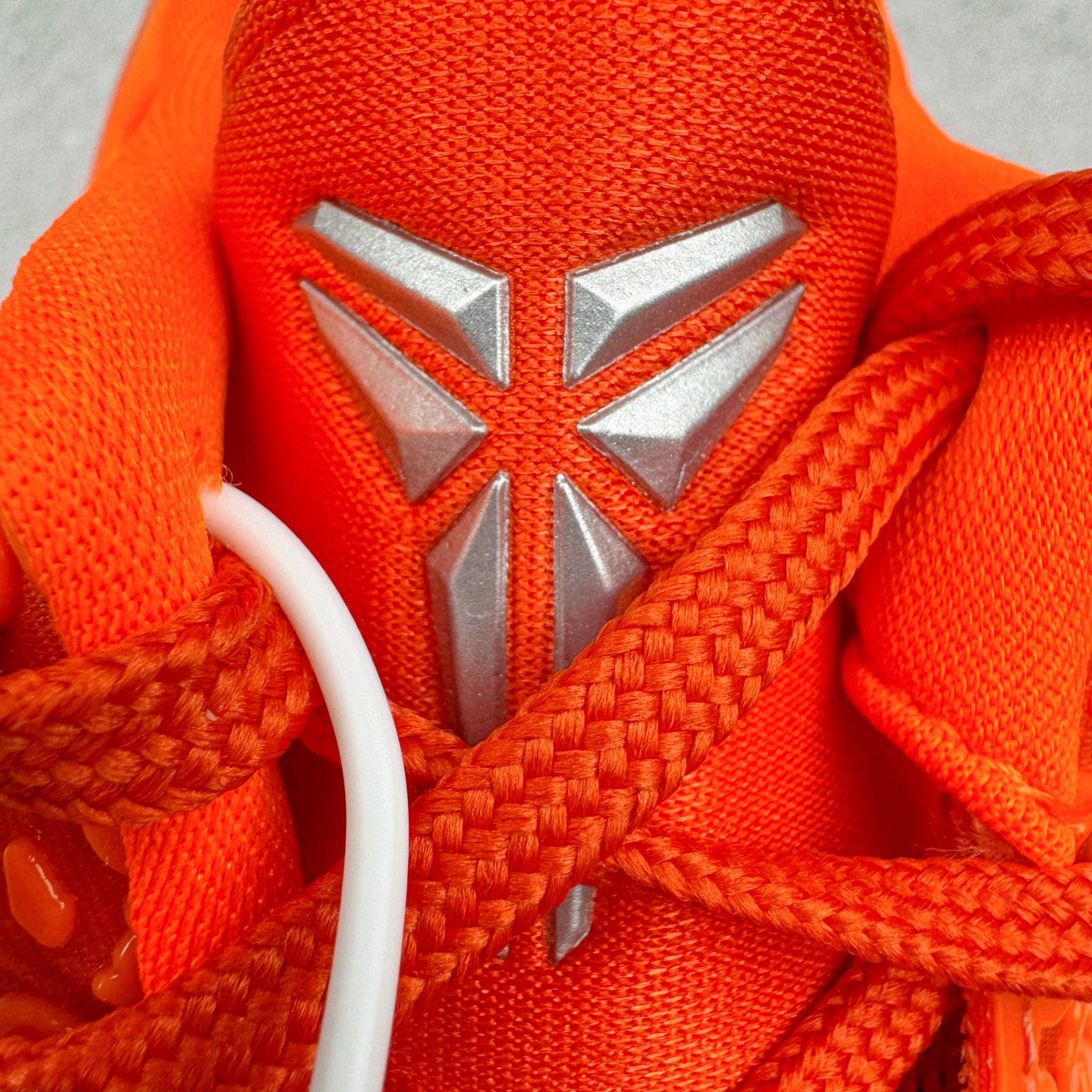 图片[14]-＃灭世海外版 NK Zoom Kobe 6 Protro 科比六代 橙银色 IH1871-800 纯原海外版气垫品质吊打各路纯原 气压➕耐久双重保障 前掌ZOOM TURBO➕后掌马蹄Zoom 后掌澎湃脚感无出其右 全套冲刀改版 鞋型还原度95% 宽脚选手必入货品 鞋头2.5mm上翘空间 不挤脚 完美释放脚趾活动空间 正码正拍 脚型适配性 市场最强没有之一 鞋面工艺全新升级 100%对标正品 原厂聚氨酯蛇鳞 珠光密度同步正品 Swoosh喷漆工艺 还原度接近100% 全新后跟TPU模具 正确S型弧度 区分市场纯原（市场纯原采用公版模具 后跟TPU几乎无弧度）国产天花板橡胶配方 抓地力爆炸 海外口碑炸裂 鞋舌LOGO正确内嵌压印 原厂碳板 正确原盒 厚积薄发 王者归来 拒绝杀猪 拒绝套路 灭世纯原海外版科比系列 致力打造实战第一标杆 尺码：39-47.5 全新模具 正码正拍-选品中心