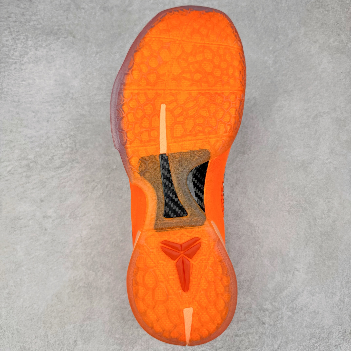 图片[9]-＃灭世海外版 NK Zoom Kobe 6 Protro 科比六代 橙银色 IH1871-800 纯原海外版气垫品质吊打各路纯原 气压➕耐久双重保障 前掌ZOOM TURBO➕后掌马蹄Zoom 后掌澎湃脚感无出其右 全套冲刀改版 鞋型还原度95% 宽脚选手必入货品 鞋头2.5mm上翘空间 不挤脚 完美释放脚趾活动空间 正码正拍 脚型适配性 市场最强没有之一 鞋面工艺全新升级 100%对标正品 原厂聚氨酯蛇鳞 珠光密度同步正品 Swoosh喷漆工艺 还原度接近100% 全新后跟TPU模具 正确S型弧度 区分市场纯原（市场纯原采用公版模具 后跟TPU几乎无弧度）国产天花板橡胶配方 抓地力爆炸 海外口碑炸裂 鞋舌LOGO正确内嵌压印 原厂碳板 正确原盒 厚积薄发 王者归来 拒绝杀猪 拒绝套路 灭世纯原海外版科比系列 致力打造实战第一标杆 尺码：39-47.5 全新模具 正码正拍-选品中心