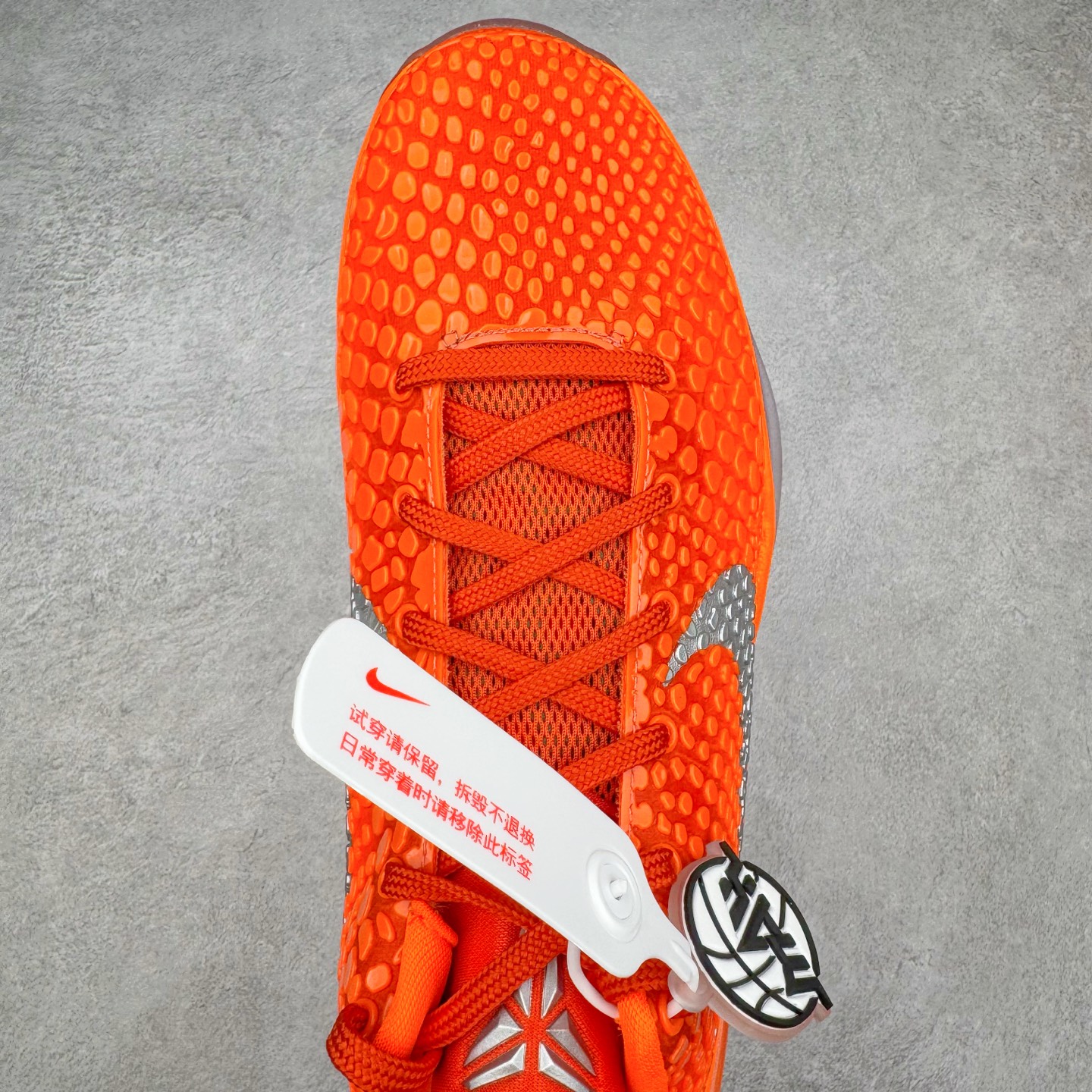 图片[4]-＃灭世海外版 NK Zoom Kobe 6 Protro 科比六代 橙银色 IH1871-800 纯原海外版气垫品质吊打各路纯原 气压➕耐久双重保障 前掌ZOOM TURBO➕后掌马蹄Zoom 后掌澎湃脚感无出其右 全套冲刀改版 鞋型还原度95% 宽脚选手必入货品 鞋头2.5mm上翘空间 不挤脚 完美释放脚趾活动空间 正码正拍 脚型适配性 市场最强没有之一 鞋面工艺全新升级 100%对标正品 原厂聚氨酯蛇鳞 珠光密度同步正品 Swoosh喷漆工艺 还原度接近100% 全新后跟TPU模具 正确S型弧度 区分市场纯原（市场纯原采用公版模具 后跟TPU几乎无弧度）国产天花板橡胶配方 抓地力爆炸 海外口碑炸裂 鞋舌LOGO正确内嵌压印 原厂碳板 正确原盒 厚积薄发 王者归来 拒绝杀猪 拒绝套路 灭世纯原海外版科比系列 致力打造实战第一标杆 尺码：39-47.5 全新模具 正码正拍-选品中心