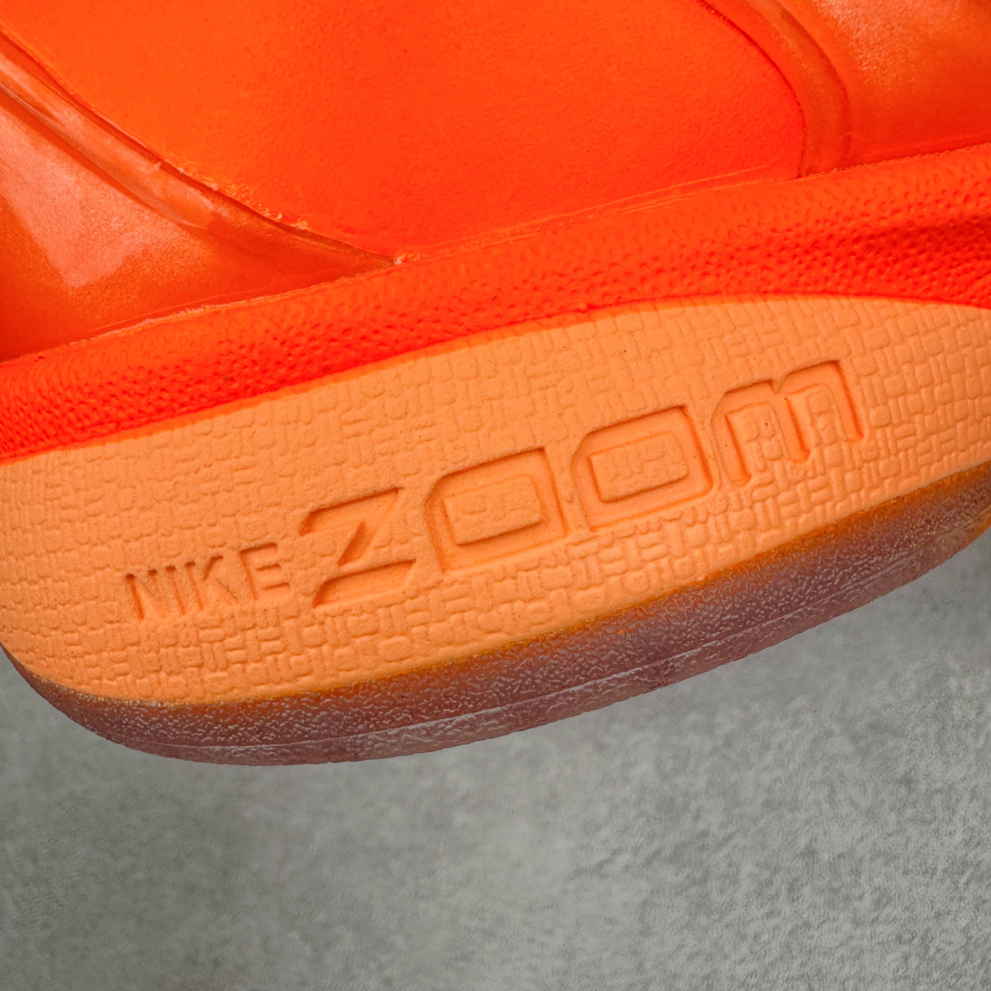 图片[21]-＃灭世海外版 NK Zoom Kobe 6 Protro 科比六代 橙银色 IH1871-800 纯原海外版气垫品质吊打各路纯原 气压➕耐久双重保障 前掌ZOOM TURBO➕后掌马蹄Zoom 后掌澎湃脚感无出其右 全套冲刀改版 鞋型还原度95% 宽脚选手必入货品 鞋头2.5mm上翘空间 不挤脚 完美释放脚趾活动空间 正码正拍 脚型适配性 市场最强没有之一 鞋面工艺全新升级 100%对标正品 原厂聚氨酯蛇鳞 珠光密度同步正品 Swoosh喷漆工艺 还原度接近100% 全新后跟TPU模具 正确S型弧度 区分市场纯原（市场纯原采用公版模具 后跟TPU几乎无弧度）国产天花板橡胶配方 抓地力爆炸 海外口碑炸裂 鞋舌LOGO正确内嵌压印 原厂碳板 正确原盒 厚积薄发 王者归来 拒绝杀猪 拒绝套路 灭世纯原海外版科比系列 致力打造实战第一标杆 尺码：39-47.5 全新模具 正码正拍-选品中心