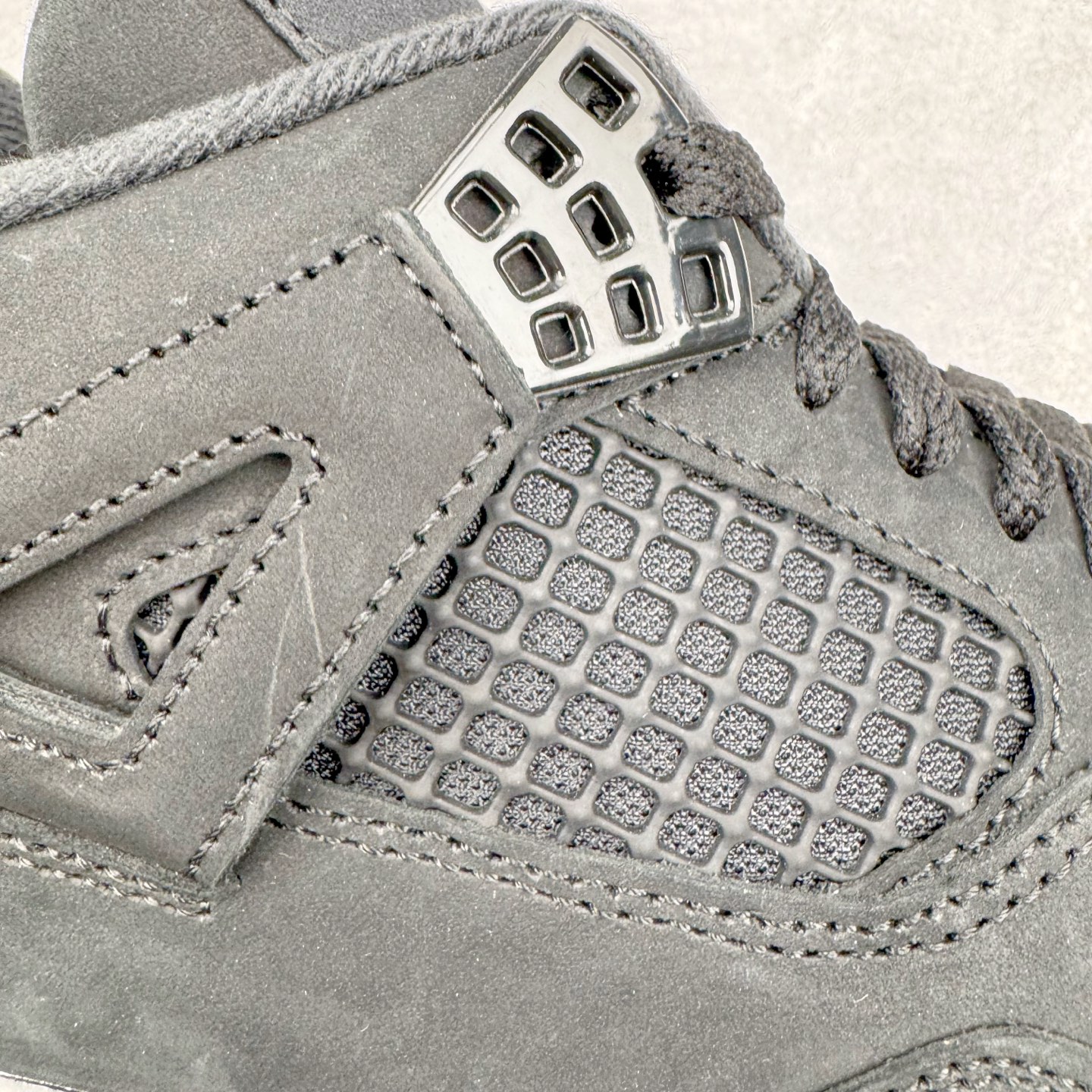 图片[15]-＃K版纯原 Air Jordan AJ4 Retro 新黑猫 2025 FV5029-010 全新升级改良 原鞋原楦原纸板同源开发 完美呈现乔4的版型 内侧正确双色网格 还原细节 原厂皮料 正确气垫颜色 正确网格工艺 正确拉帮工艺 全鞋原装材料制作 原档案原模具打造 支持全方位与正品对比 尺码：36 36.5 37.5 38 38.5 39 40 40.5 41 42 42.5 43 44 44.5 45 46 47.5-选品中心