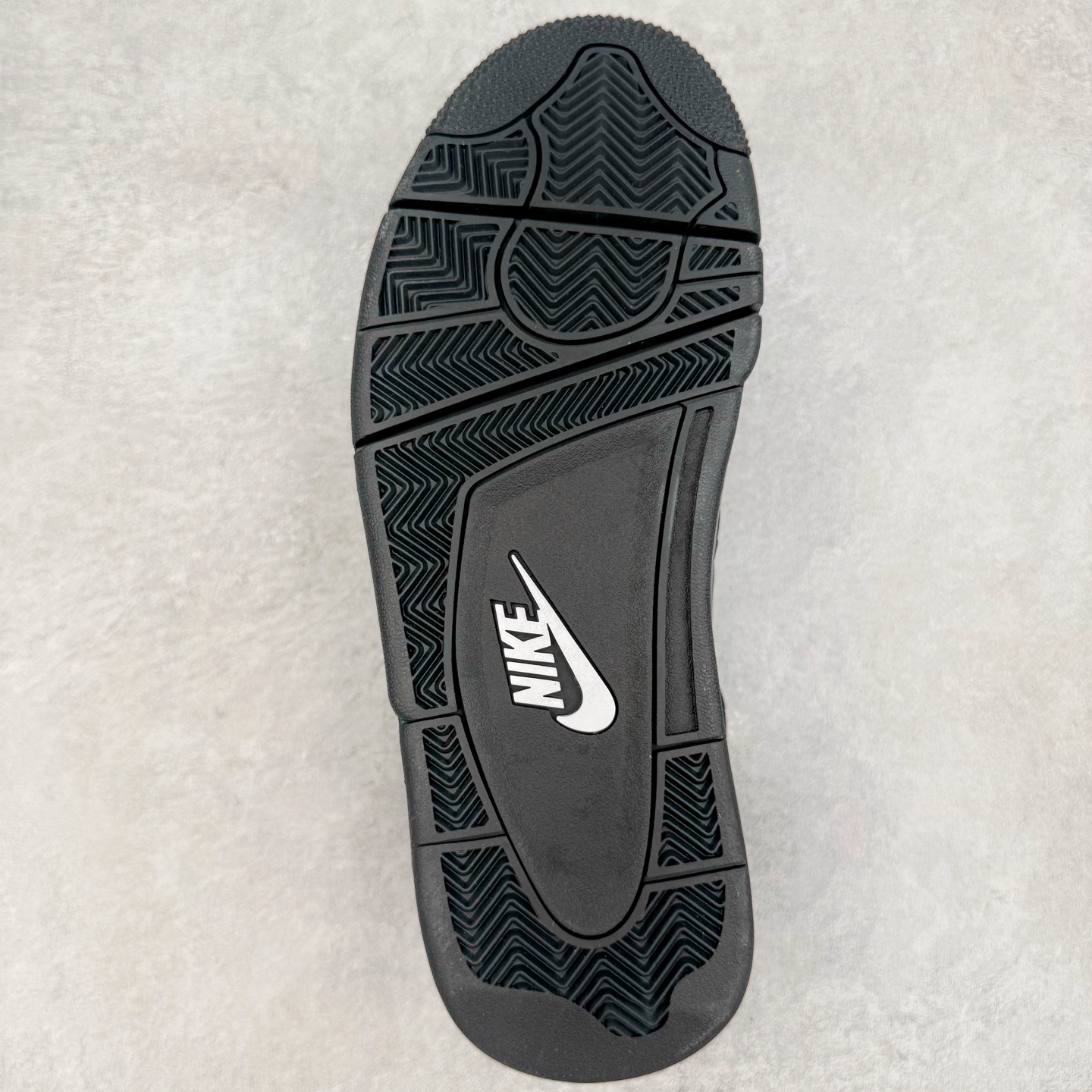 图片[9]-＃K版纯原 Air Jordan AJ4 Retro 新黑猫 2025 FV5029-010 全新升级改良 原鞋原楦原纸板同源开发 完美呈现乔4的版型 内侧正确双色网格 还原细节 原厂皮料 正确气垫颜色 正确网格工艺 正确拉帮工艺 全鞋原装材料制作 原档案原模具打造 支持全方位与正品对比 尺码：36 36.5 37.5 38 38.5 39 40 40.5 41 42 42.5 43 44 44.5 45 46 47.5-选品中心