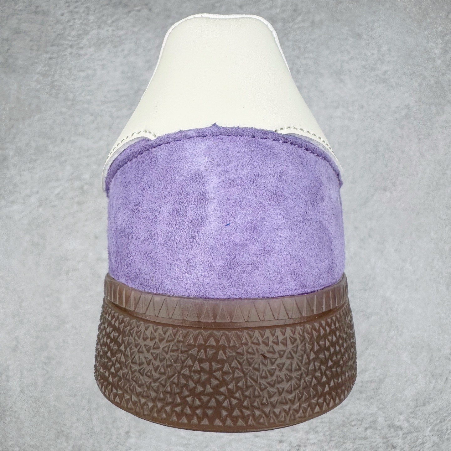 图片[8]-＃C版纯原 AD Originals Handball SPZL 手球运动员系列百搭休闲运动板鞋 KI5935 这款来自阿迪达斯的这款HANDBALL SPZL前身是一双手球运动鞋，这一次拿来复刻，所以鞋面的主要色彩选用了黑色， 鞋面外侧除了Spezial字母之外还有三叶草标志。Handball SPZL作为复古手球训练鞋与作为室内足球鞋的Samba有着异曲同工之处，但是质感更为出众的鞋身以及丰富的配色选择比起Samba来讲可以说是更胜一筹了！尺码：36 36⅔ 37⅓ 38 38⅔ 39⅓ 40 40⅔ 41⅓ 42 42⅔ 43⅓ 44 45-选品中心