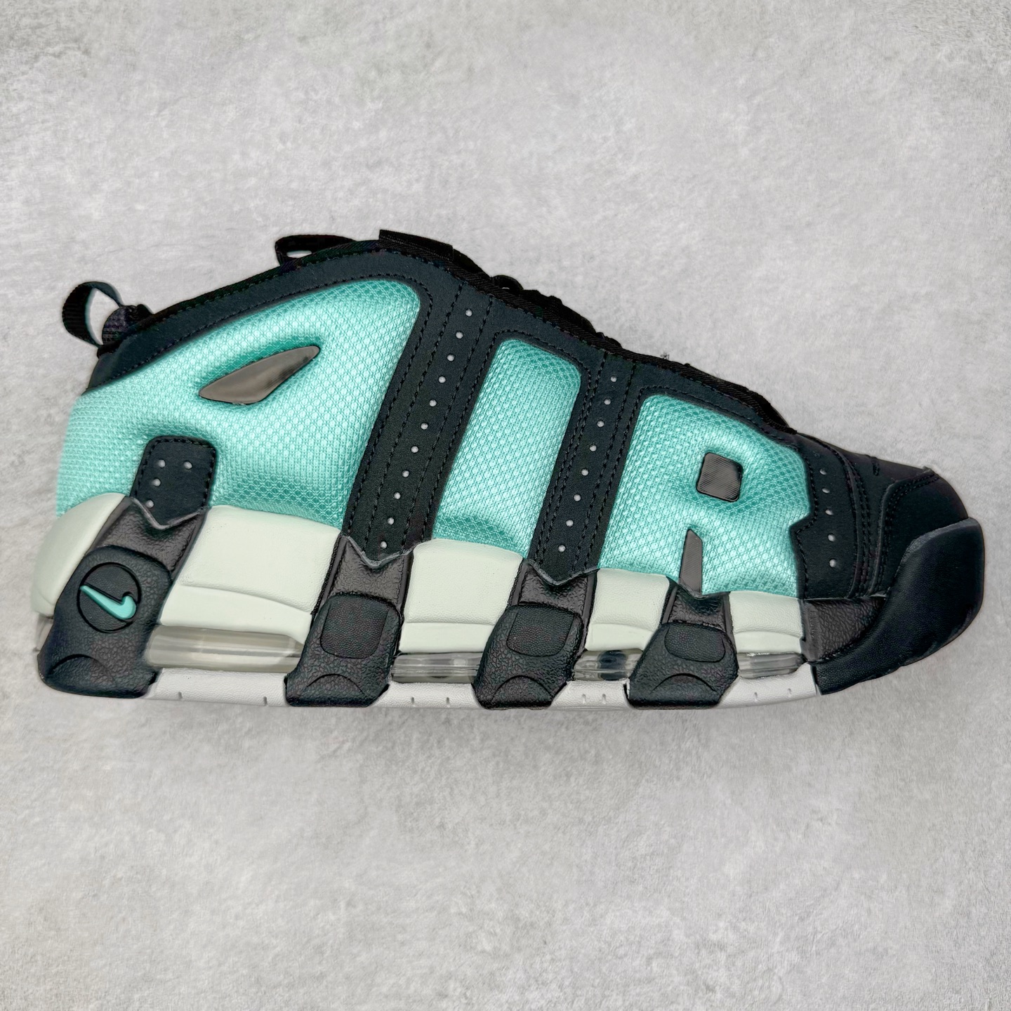 NK Air More Uptempo 皮蓬舒适防滑耐磨 低帮 复古篮球鞋 男女同款 实拍调校N版已经零色差零失真 百分百还原实物色彩所见即所得 不存在货不对板色差等低级问题 选购参考实物拍摄 不混卖不参货 只用心做好货严格选品 承诺混一赔十 尺码：36 36.5 37.5 38 38.5 39 40 40.5 41 42 42.5 43 44 44.5 45-选品中心