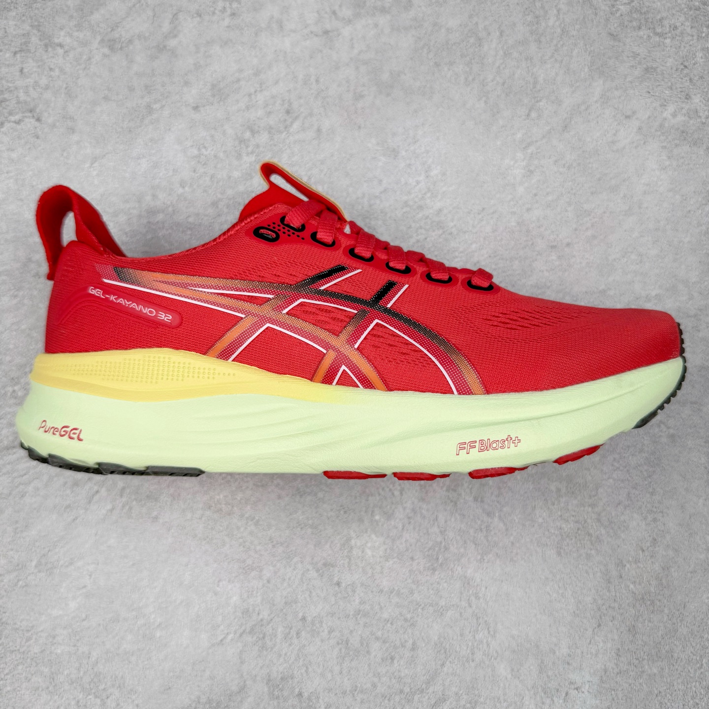 Asics Gel-Kayano 32 亚瑟士卡亚诺32代低帮专业有氧超轻量休闲运动全能慢跑鞋全球知名运动品牌ASICS正式推出新款GEL-KAYANO 32跑鞋，旨在通过全新稳定结构以提升产品可适性，满足跑者的足部稳定需求，让每一位跑者从起跑到结束都能够感受到焕然一新的稳定性与舒适性，从而帮助更多人找到身心平衡，获得自在舒适的健康生活方式。秉持着ASICS亚瑟士的设计哲学，全新一代GEL-KAYANO 32应运而生。为进一步升级产品的稳定性，GEL-KAYANO 采用了全新4D引导系统，通过内侧稳定装置提升可适性，满足足部稳定需求，帮助足弓迅速返回到平衡位置。作为基于生物力学研究打造的全新稳定结构，4D引导系统不仅提升了跑鞋对双脚的支撑性，它还将人体不同的运动状态纳入设计考量，帮助跑者在多种跑动强度下获得充足的稳定性和理想的舒适度。尺码：36 37 37.5 38 39.5 40 40.5 41.5 42 42.5 43.5 44 44.5 45-选品中心