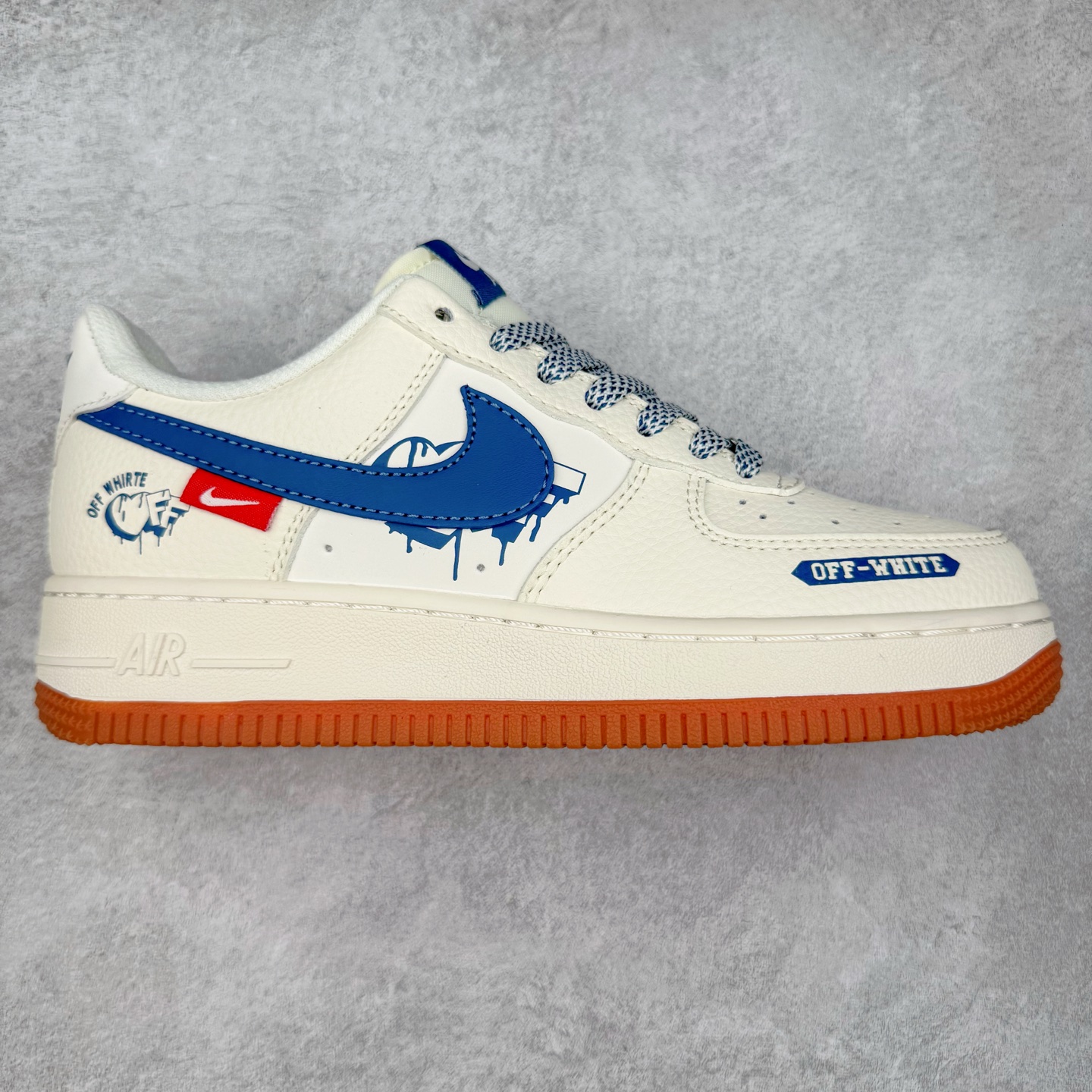 NK Air Force 1´07 Low 空军一号低帮百搭休闲运动板鞋 QW5836-001 柔软、弹性十足的缓震性能和出色的中底设计 横跨复古与现代的外型结合 造就出风靡全球 三十多年的Force 1 直到今天还深受青睐 实拍调校N版已经零色差零失真 百分百还原实物色彩所见即所得 不存在货不对板色差等低级问题 选购参考实物拍摄 不混卖不参货 只用心做好货严格选品 承诺混一赔十 尺码：36 36.5 37.5 38 38.5 39 40 40.5 41 42 42.5 43 44 44.5 45-选品中心