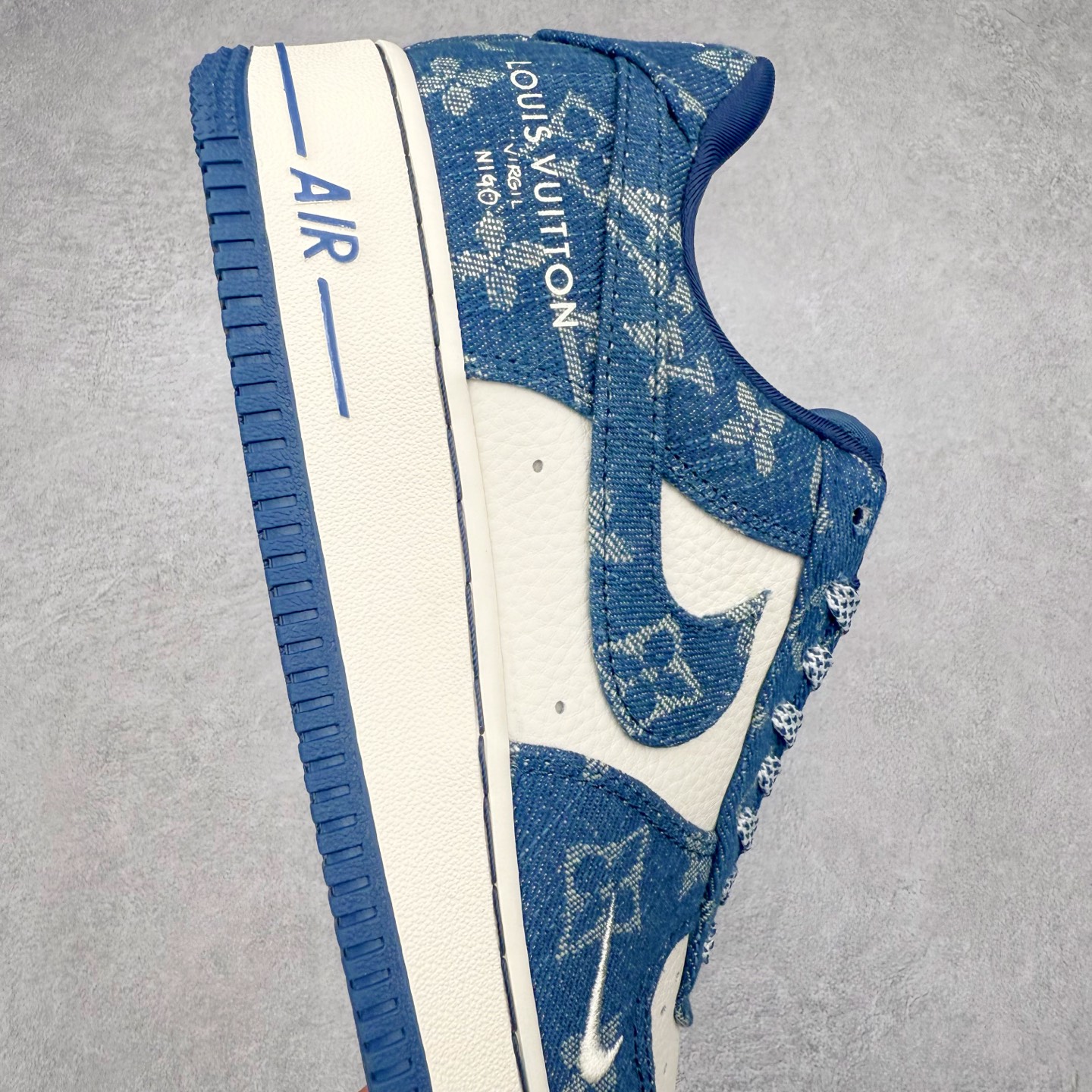 图片[6]-NK Air Force 1´07 Low 空军一号低帮百搭休闲运动板鞋 ZD1988-001 柔软、弹性十足的缓震性能和出色的中底设计 横跨复古与现代的外型结合 造就出风靡全球 三十多年的Force 1 直到今天还深受青睐 实拍调校N版已经零色差零失真 百分百还原实物色彩所见即所得 不存在货不对板色差等低级问题 选购参考实物拍摄 不混卖不参货 只用心做好货严格选品 承诺混一赔十 尺码：36 36.5 37.5 38 38.5 39 40 40.5 41 42 42.5 43 44 44.5 45-选品中心