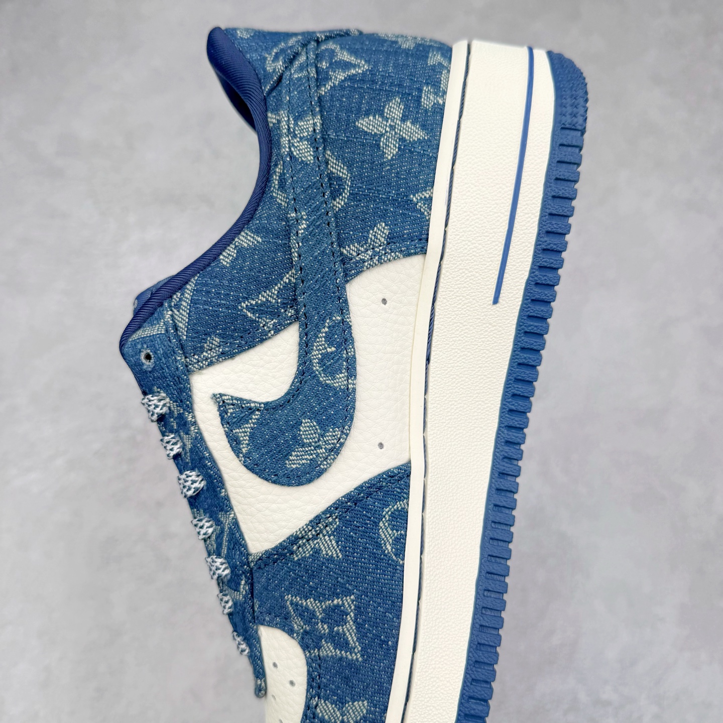 图片[7]-NK Air Force 1´07 Low 空军一号低帮百搭休闲运动板鞋 ZD1988-001 柔软、弹性十足的缓震性能和出色的中底设计 横跨复古与现代的外型结合 造就出风靡全球 三十多年的Force 1 直到今天还深受青睐 实拍调校N版已经零色差零失真 百分百还原实物色彩所见即所得 不存在货不对板色差等低级问题 选购参考实物拍摄 不混卖不参货 只用心做好货严格选品 承诺混一赔十 尺码：36 36.5 37.5 38 38.5 39 40 40.5 41 42 42.5 43 44 44.5 45-选品中心