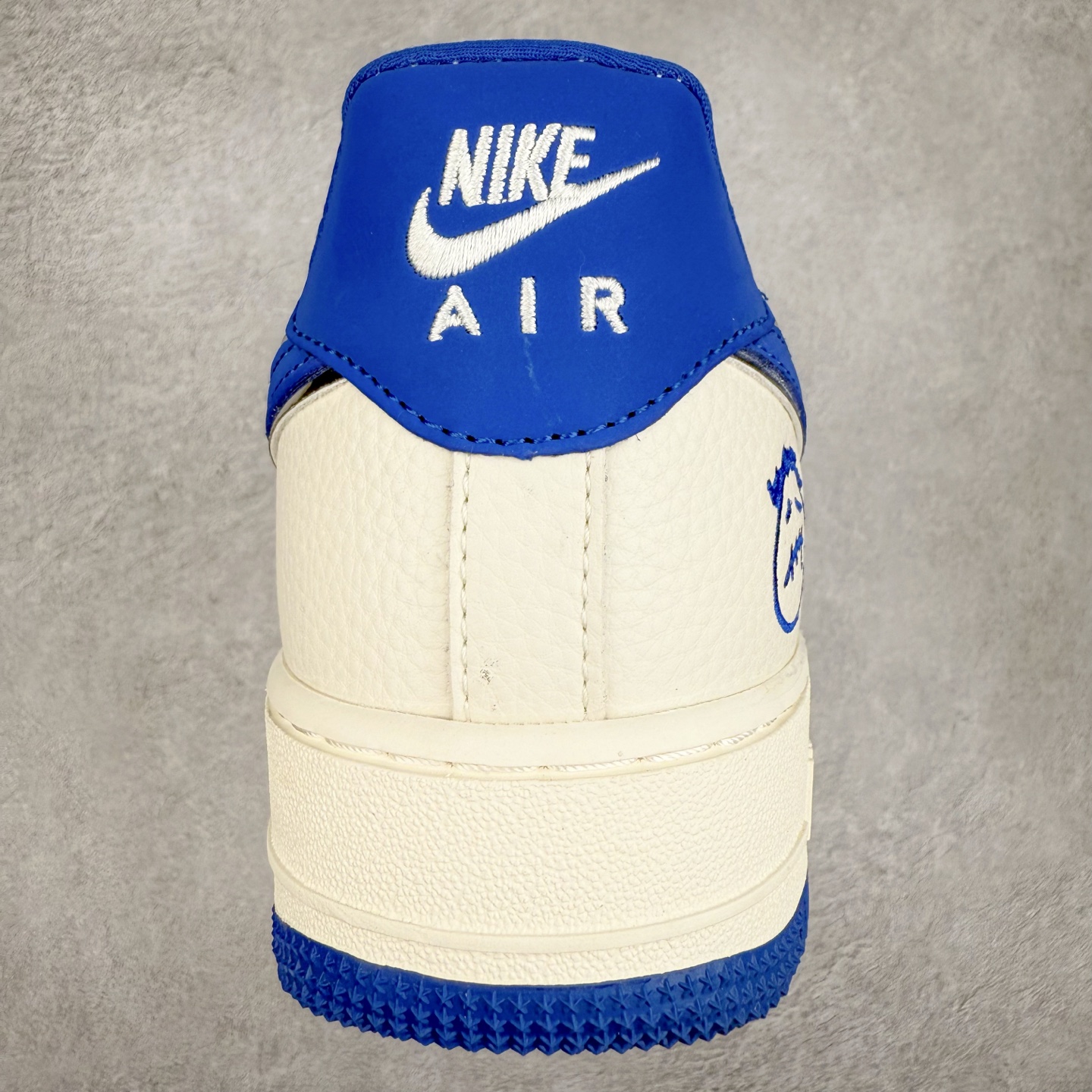 图片[8]-NK Air Force 1´07 Low 空军一号低帮百搭休闲运动板鞋 DF0188-071 柔软、弹性十足的缓震性能和出色的中底设计 横跨复古与现代的外型结合 造就出风靡全球 三十多年的Force 1 直到今天还深受青睐 实拍调校N版已经零色差零失真 百分百还原实物色彩所见即所得 不存在货不对板色差等低级问题 选购参考实物拍摄 不混卖不参货 只用心做好货严格选品 承诺混一赔十 尺码：36 36.5 37.5 38 38.5 39 40 40.5 41 42 42.5 43 44 44.5 45-选品中心