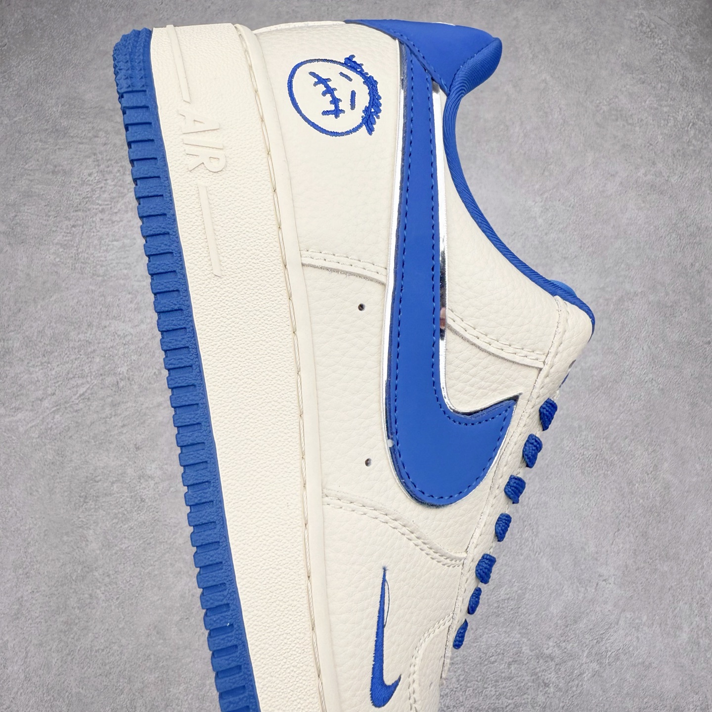 图片[6]-NK Air Force 1´07 Low 空军一号低帮百搭休闲运动板鞋 DF0188-071 柔软、弹性十足的缓震性能和出色的中底设计 横跨复古与现代的外型结合 造就出风靡全球 三十多年的Force 1 直到今天还深受青睐 实拍调校N版已经零色差零失真 百分百还原实物色彩所见即所得 不存在货不对板色差等低级问题 选购参考实物拍摄 不混卖不参货 只用心做好货严格选品 承诺混一赔十 尺码：36 36.5 37.5 38 38.5 39 40 40.5 41 42 42.5 43 44 44.5 45-选品中心