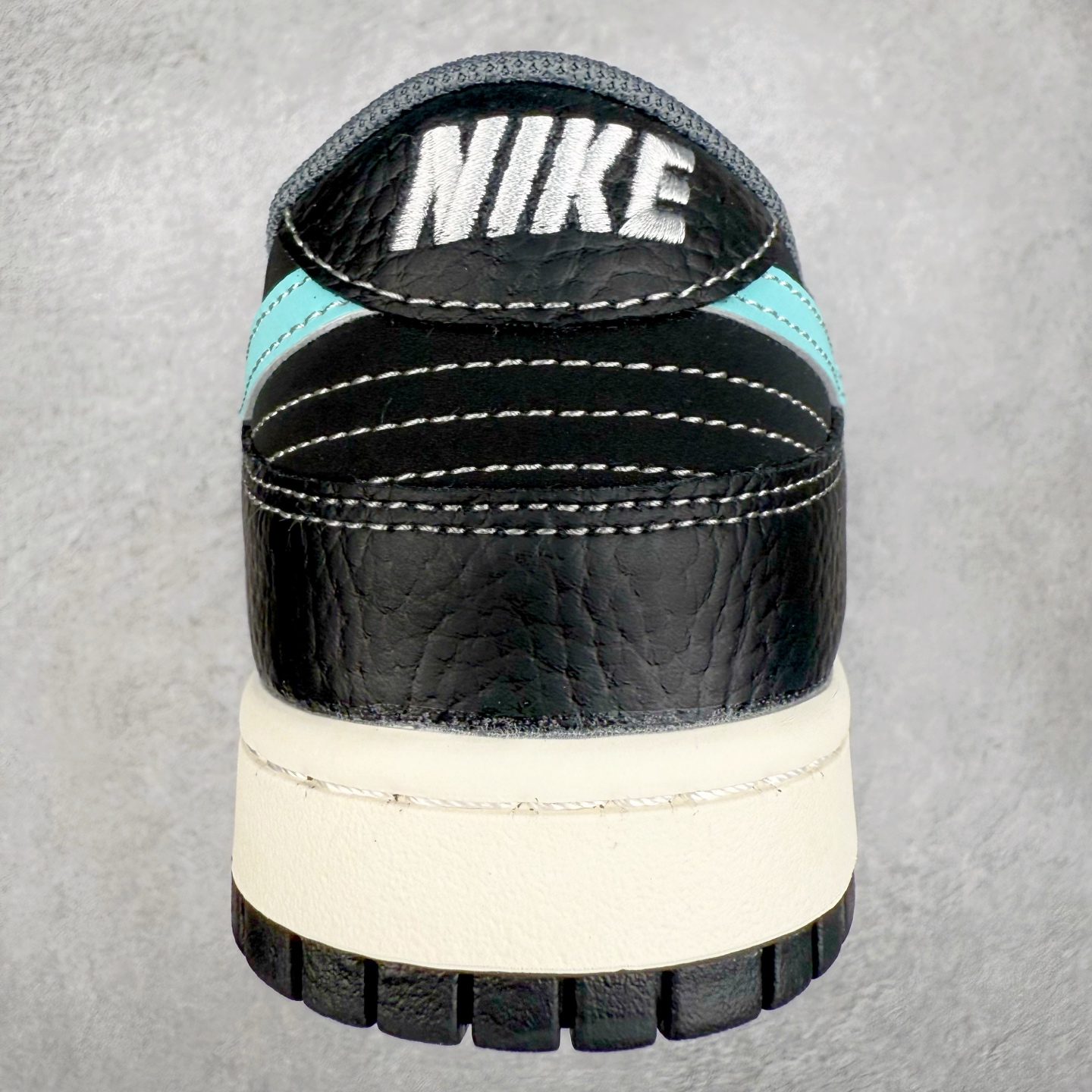 图片[8]-NK Dunk Low 定制配色 JP1628-033 大厂出品 极力推荐 原装头层材料 独家版型蒸餾加工帶來的是更好的视觉和脚感体验大厂纯原品质出货 清洁度 电绣工艺 皮料切割干净无任何毛边 细节完美 实拍调校N版已经零色差零失真 百分百还原实物色彩所见即所得 不存在货不对板色差等低级问题 选购参考实物拍摄 不混卖不参货 只用心做好货严格选品 承诺混一赔十 尺码：36 36.5 37.5 38 38.5 39 40 40.5 41 42 42.5 43 44 44.5 45-选品中心