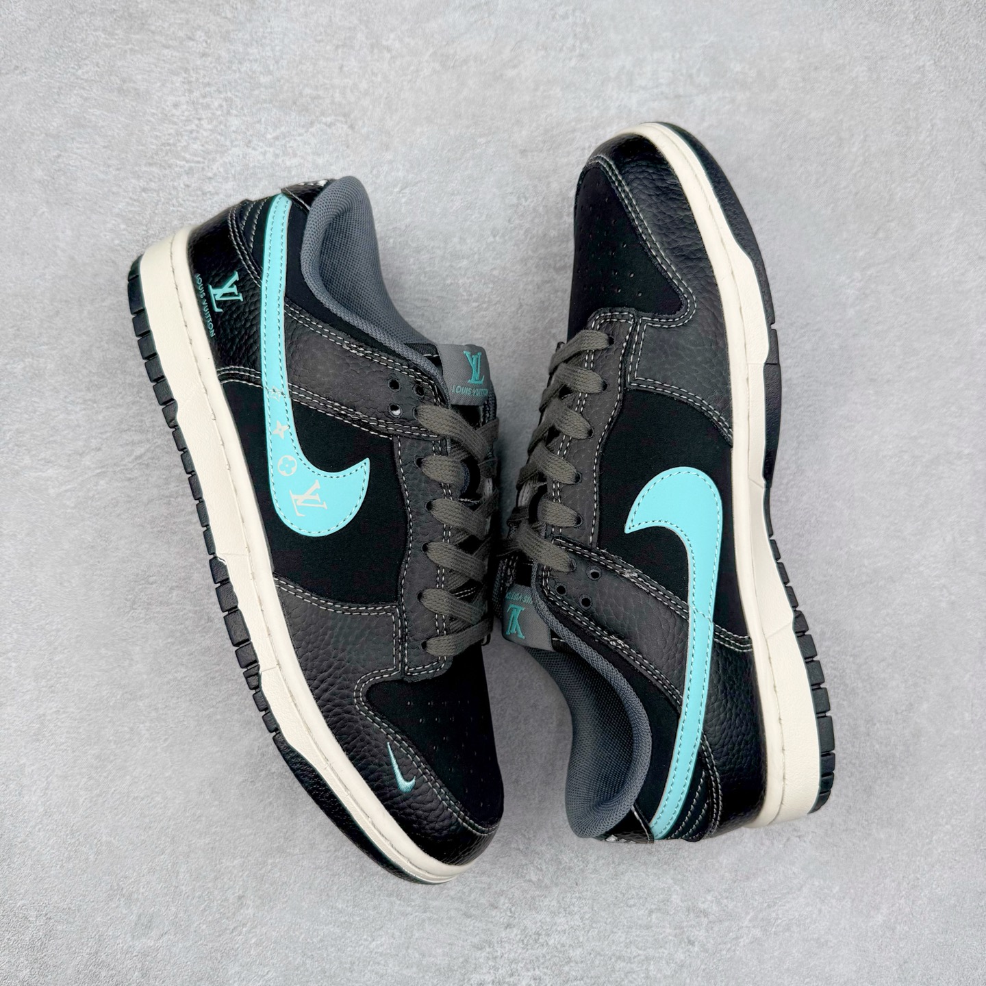 图片[3]-NK Dunk Low 定制配色 JP1628-033 大厂出品 极力推荐 原装头层材料 独家版型蒸餾加工帶來的是更好的视觉和脚感体验大厂纯原品质出货 清洁度 电绣工艺 皮料切割干净无任何毛边 细节完美 实拍调校N版已经零色差零失真 百分百还原实物色彩所见即所得 不存在货不对板色差等低级问题 选购参考实物拍摄 不混卖不参货 只用心做好货严格选品 承诺混一赔十 尺码：36 36.5 37.5 38 38.5 39 40 40.5 41 42 42.5 43 44 44.5 45-选品中心