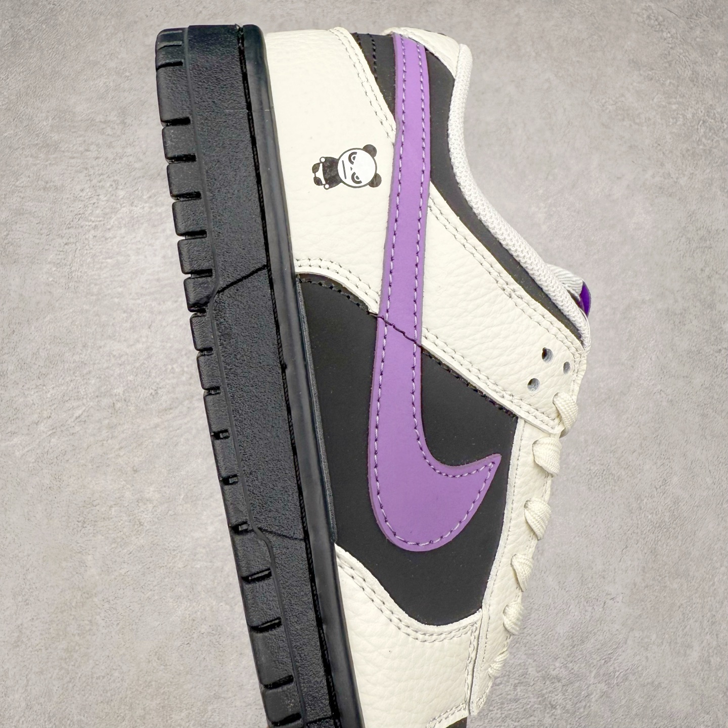 图片[6]-NK Dunk Low 定制配色 KK1333-041 大厂出品 极力推荐 原装头层材料 独家版型蒸餾加工帶來的是更好的视觉和脚感体验大厂纯原品质出货 清洁度 电绣工艺 皮料切割干净无任何毛边 细节完美 实拍调校N版已经零色差零失真 百分百还原实物色彩所见即所得 不存在货不对板色差等低级问题 选购参考实物拍摄 不混卖不参货 只用心做好货严格选品 承诺混一赔十 尺码：36 36.5 37.5 38 38.5 39 40 40.5 41 42 42.5 43 44 44.5 45-选品中心