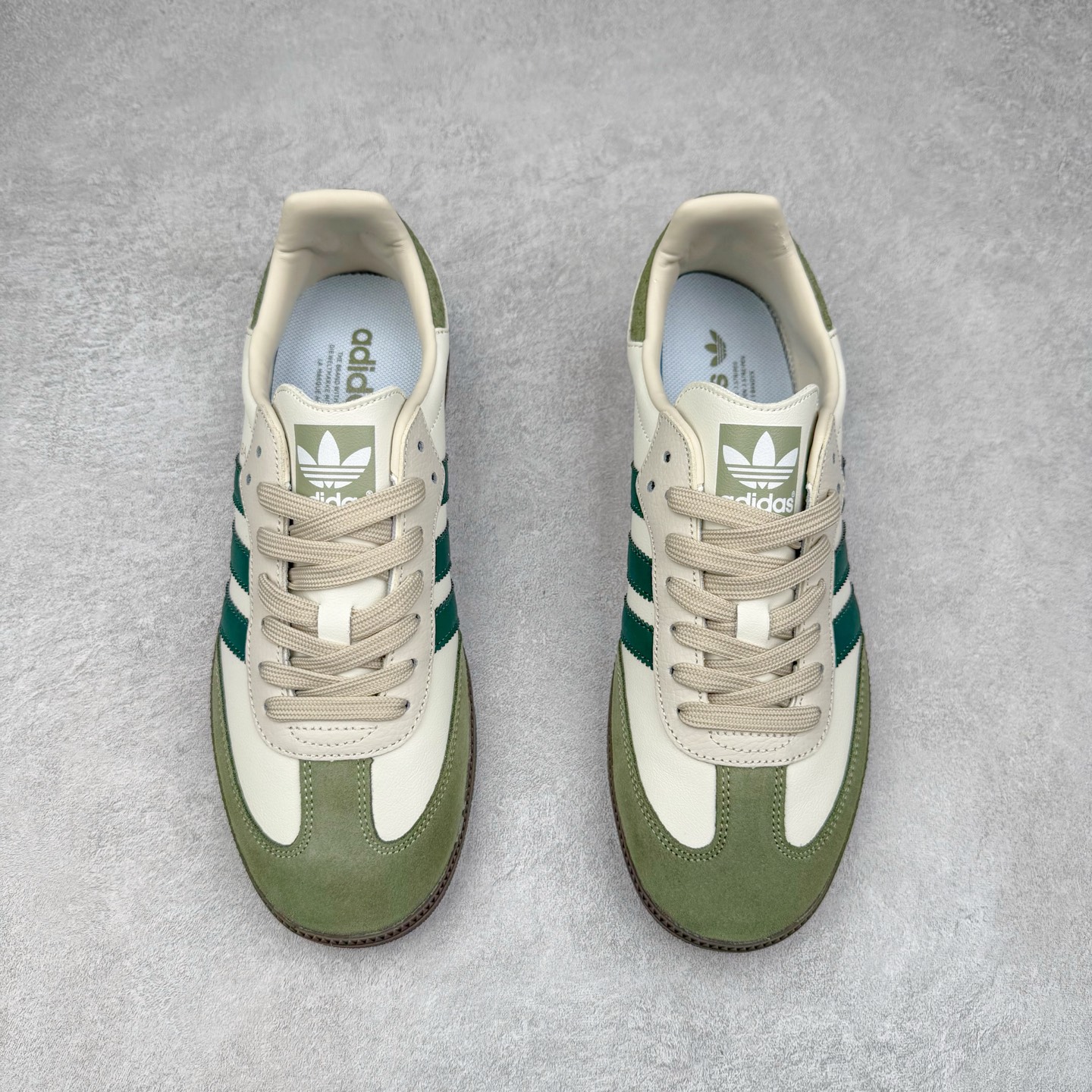 图片[2]-＃C2 AD Original Samba OG 复古经典轻便板鞋 定制配色 GJ75804 这款桑巴鞋展示了高质量的工艺 带有装饰的超锁缝制和无缝的手感 柔软、柔软的皮革造型和标志性的3条纹完成了精致的外观 正规合身鞋带 鞋面上有绒面鞋垫 橡胶鞋底 享受正畸套筒软感 自50年代首次亮相以来就一直在赢得粉丝的青睐 尺码：36 36.5 37.5 38 38.5 39 40 40.5 41 42 42.5 43 44 44.5 45-选品中心