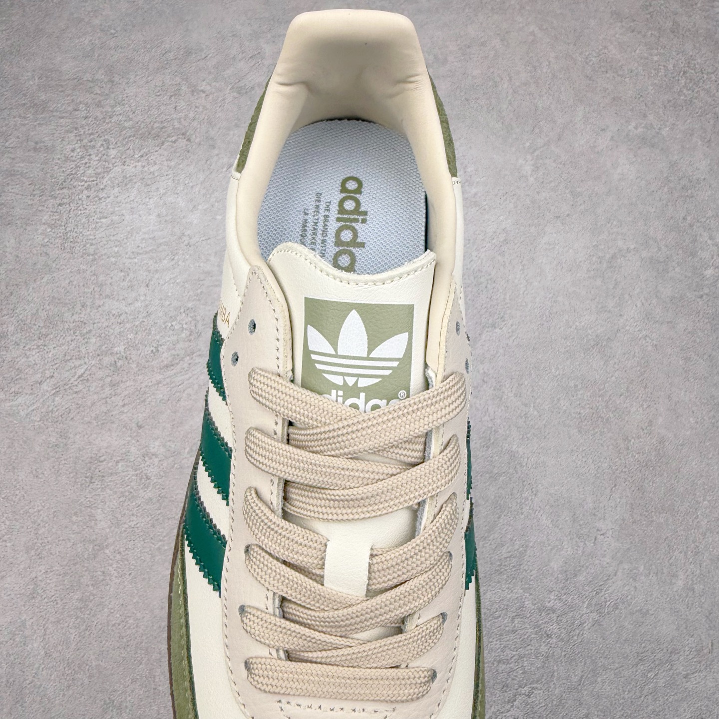 图片[5]-＃C2 AD Original Samba OG 复古经典轻便板鞋 定制配色 GJ75804 这款桑巴鞋展示了高质量的工艺 带有装饰的超锁缝制和无缝的手感 柔软、柔软的皮革造型和标志性的3条纹完成了精致的外观 正规合身鞋带 鞋面上有绒面鞋垫 橡胶鞋底 享受正畸套筒软感 自50年代首次亮相以来就一直在赢得粉丝的青睐 尺码：36 36.5 37.5 38 38.5 39 40 40.5 41 42 42.5 43 44 44.5 45-选品中心