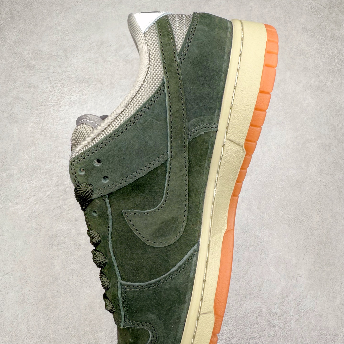 图片[7]-NK SB Dunk Low HJ0367-301 性价比王者 极限压缩利润空间 超乎所想的高性价比 用料绝不含糊 原盒原配 正确耐磨橡胶大底 超高清洁度 全鞋零毛边皮料切割 全套原楦原模倾力打造完美版型 尺码：36 36.5 37.5 38 38.5 39 40 40.5 41 42 42.5 43 44 44.5 45 46 47.5-选品中心