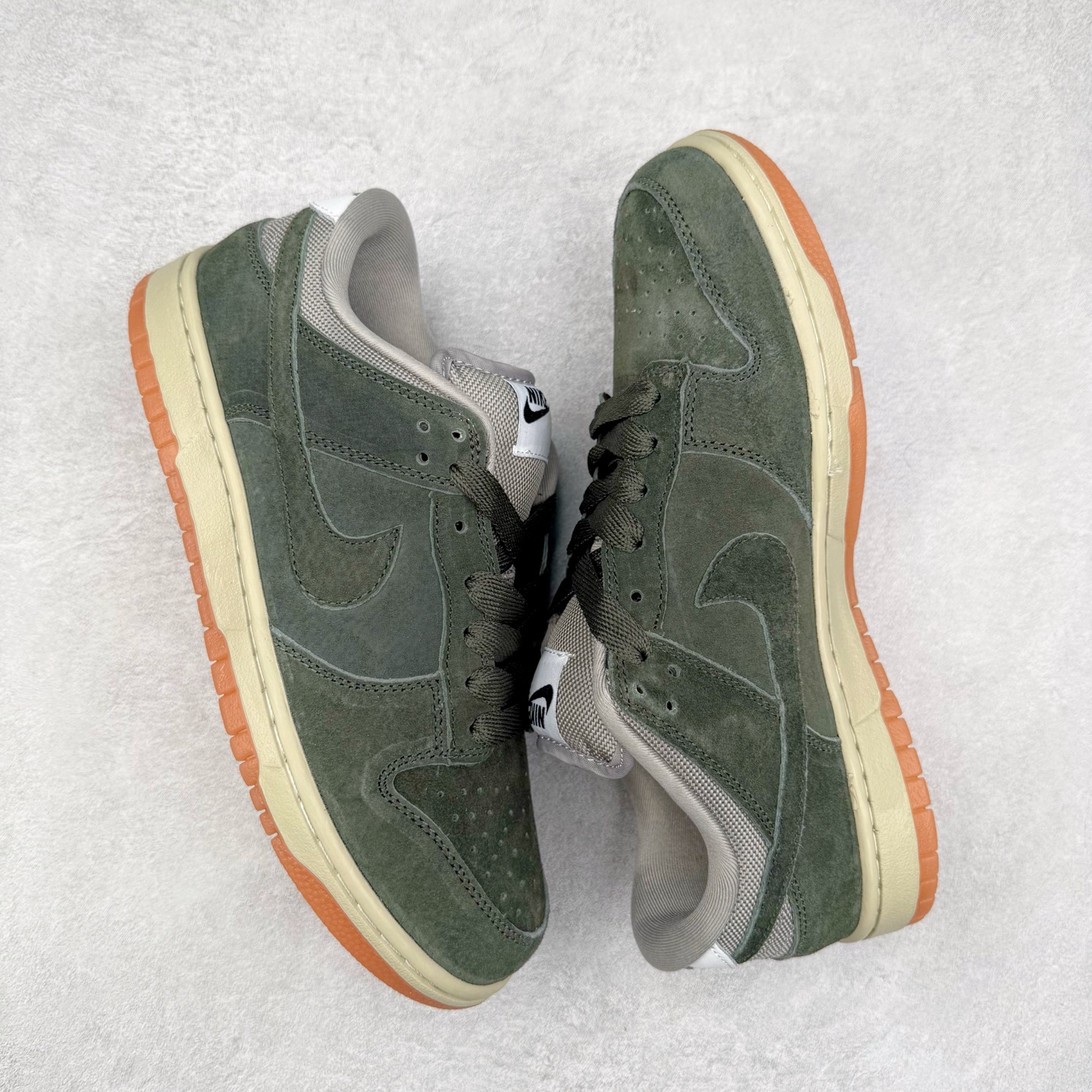 图片[3]-NK SB Dunk Low HJ0367-301 性价比王者 极限压缩利润空间 超乎所想的高性价比 用料绝不含糊 原盒原配 正确耐磨橡胶大底 超高清洁度 全鞋零毛边皮料切割 全套原楦原模倾力打造完美版型 尺码：36 36.5 37.5 38 38.5 39 40 40.5 41 42 42.5 43 44 44.5 45 46 47.5-选品中心