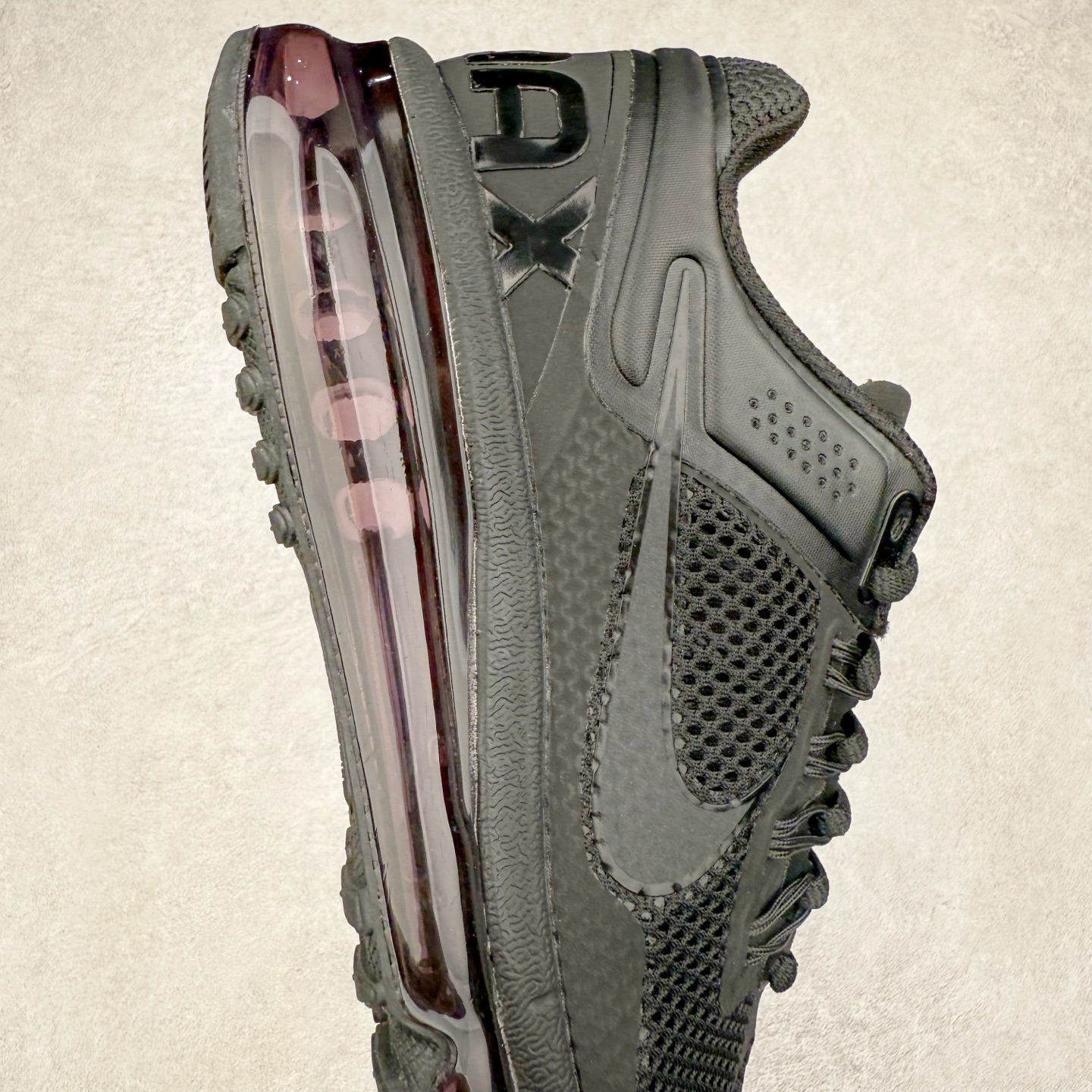 图片[6]-NK Air Max 2013 经典舒适时尚耐磨透气低帮气垫跑步鞋 FZ3156-010 携时尚设计闪亮回归 出众有型 采用网眼布细节和运动风无缝覆面 助你保持清爽感受 塑就焕新造型 经典 Flywire 设计搭配经典全掌型 Max Air 缓震配置 缔造出众舒适感和支撑效果实拍调校N版已经零色差零失真 百分百还原实物色彩所见即所得 不存在货不对板色差等低级问题 选购参考实物拍摄 不混卖不参货 只用心做好货严格选品 承诺混一赔十 尺码：36 36.5 37.5 38 38.5 39 40 40.5 41 42 42.5 43 44 44.5 45 46-选品中心