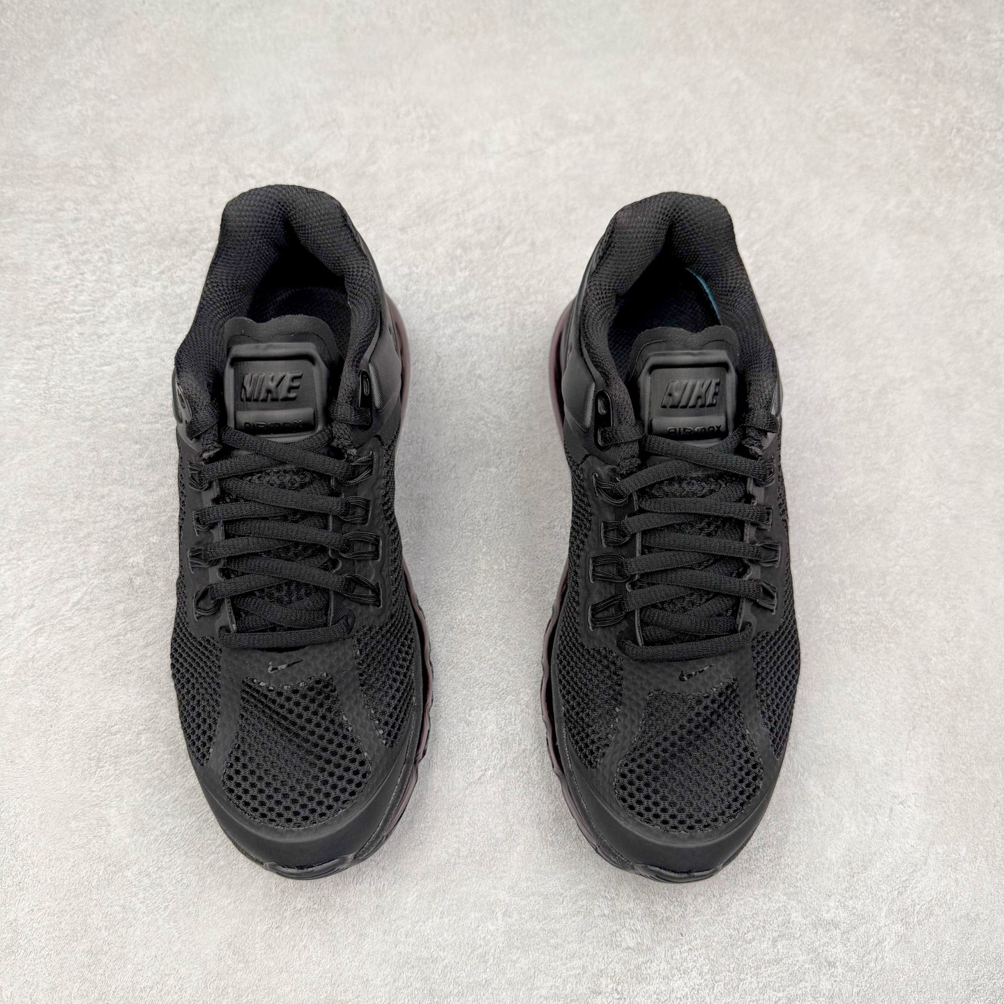 图片[2]-NK Air Max 2013 经典舒适时尚耐磨透气低帮气垫跑步鞋 FZ3156-010 携时尚设计闪亮回归 出众有型 采用网眼布细节和运动风无缝覆面 助你保持清爽感受 塑就焕新造型 经典 Flywire 设计搭配经典全掌型 Max Air 缓震配置 缔造出众舒适感和支撑效果实拍调校N版已经零色差零失真 百分百还原实物色彩所见即所得 不存在货不对板色差等低级问题 选购参考实物拍摄 不混卖不参货 只用心做好货严格选品 承诺混一赔十 尺码：36 36.5 37.5 38 38.5 39 40 40.5 41 42 42.5 43 44 44.5 45 46-选品中心