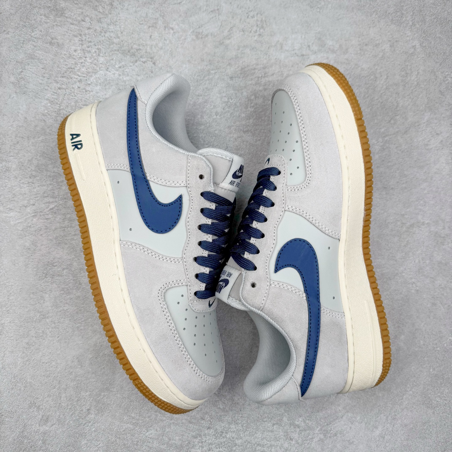 图片[3]-NK Air Force 1´07 Low 空军一号低帮百搭休闲运动板鞋 IB6388-003 柔软、弹性十足的缓震性能和出色的中底设计 横跨复古与现代的外型结合 造就出风靡全球 三十多年的Force 1 直到今天还深受青睐 实拍调校N版已经零色差零失真 百分百还原实物色彩所见即所得 不存在货不对板色差等低级问题 选购参考实物拍摄 不混卖不参货 只用心做好货严格选品 承诺混一赔十 尺码：36 36.5 37.5 38 38.5 39 40 40.5 41 42 42.5 43 44 44.5 45-选品中心