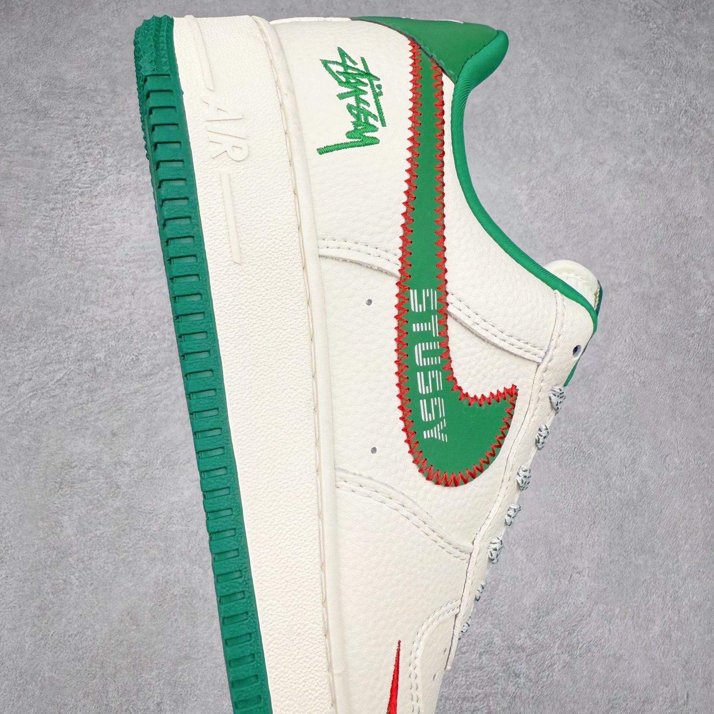 图片[6]-NK Air Force 1´07 Low 空军一号低帮百搭休闲运动板鞋 KJ1688-002 柔软、弹性十足的缓震性能和出色的中底设计 横跨复古与现代的外型结合 造就出风靡全球 三十多年的Force 1 直到今天还深受青睐 实拍调校N版已经零色差零失真 百分百还原实物色彩所见即所得 不存在货不对板色差等低级问题 选购参考实物拍摄 不混卖不参货 只用心做好货严格选品 承诺混一赔十 尺码：36 36.5 37.5 38 38.5 39 40 40.5 41 42 42.5 43 44 44.5 45-选品中心