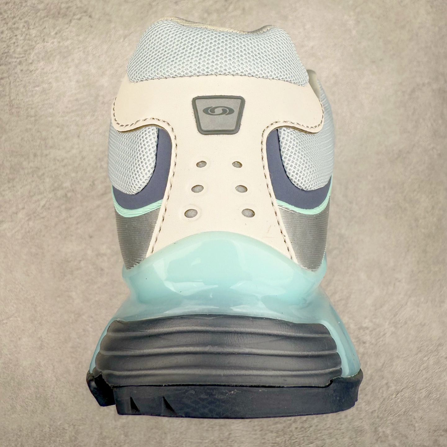 图片[8]-＃HP SALOMON XT-WHISPER 萨洛蒙圆头防滑耐磨低帮休闲越野训练城市通勤跑步鞋 男女同款 浅棕色 纯原外贸平台特供订单 耗时半年巨作 全套原纸板楦头开发 原厂特供网布配套加持 确保原汁原味 完美呈现版型 原档数据独家私模五层组合大底 男女鞋同步官方开发至46.5 原装Ortholite轻量化鞋垫 中底布带钢印编号 原厂TPU锁扣 进口港宝加持 后跟自然饱满 还原公司包裹性 鞋面以“锯齿”状的包裹系统呈现 在基色底之下加入了各种色点缀 将公司的最新技术和时尚前卫的造型融入耐用的长跑款式中 鞋面由 TPU 薄膜制成 并焊接在高耐磨网眼上 使其既时尚又坚固 由 ACS底盘支撑 可增强稳定性和支撑力 以及由橡胶凸耳 Contragrip外底覆盖的 EVA 缓冲中底 旨在应对崎岖的地形 鞋舌上的彩色Salomon 标签、Quicklace 系统以及鞋头、鞋舌和鞋跟上的附加品牌使细节更加完美 让穿着者可以轻松驾驭户外与通勤下的任何运动生活场景 无缝鞋身户外随意纵横 颜值与脚感兼备 出街通勤 绝对非常吸睛 你值得拥有 尺码：36 36.5 37.5 38 38.5 39 40 40.5 41 42 42.5 43 44 44.5 45 46 46.5 注意：偏小1码-选品中心