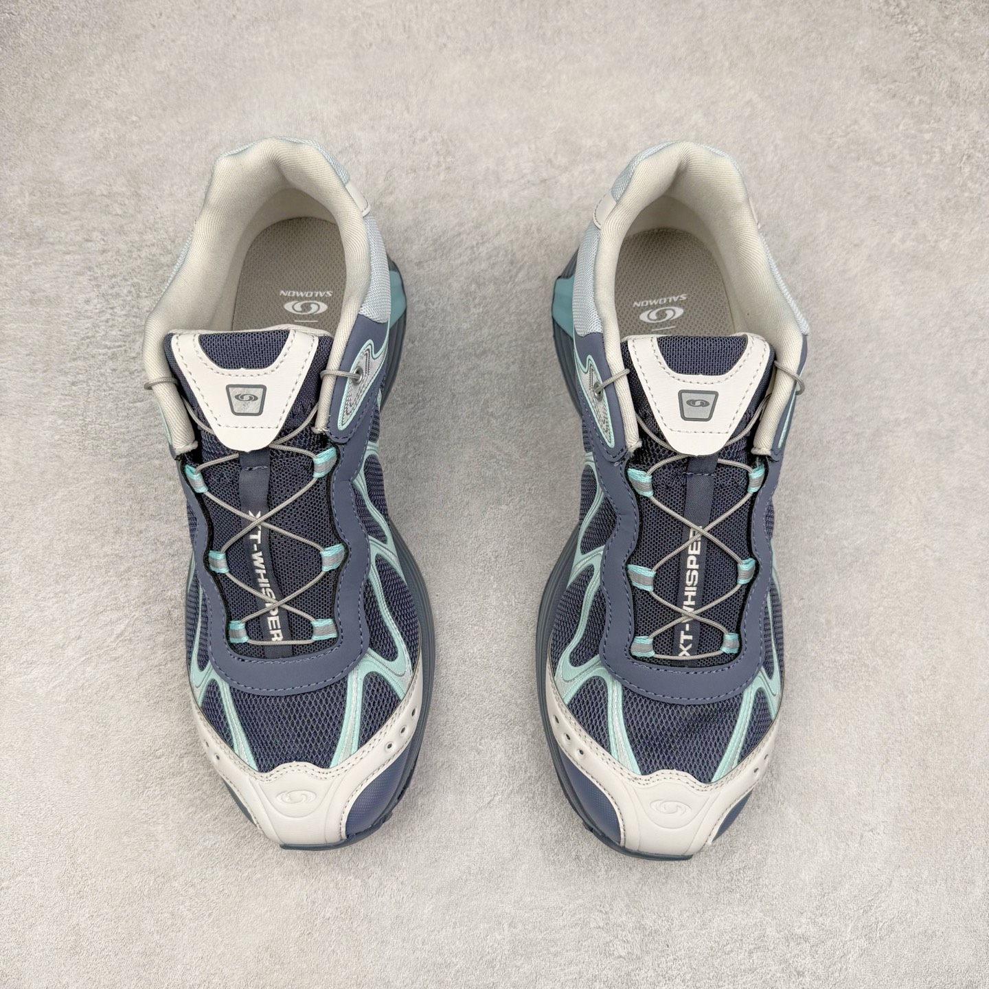 图片[2]-＃HP SALOMON XT-WHISPER 萨洛蒙圆头防滑耐磨低帮休闲越野训练城市通勤跑步鞋 男女同款 浅棕色 纯原外贸平台特供订单 耗时半年巨作 全套原纸板楦头开发 原厂特供网布配套加持 确保原汁原味 完美呈现版型 原档数据独家私模五层组合大底 男女鞋同步官方开发至46.5 原装Ortholite轻量化鞋垫 中底布带钢印编号 原厂TPU锁扣 进口港宝加持 后跟自然饱满 还原公司包裹性 鞋面以“锯齿”状的包裹系统呈现 在基色底之下加入了各种色点缀 将公司的最新技术和时尚前卫的造型融入耐用的长跑款式中 鞋面由 TPU 薄膜制成 并焊接在高耐磨网眼上 使其既时尚又坚固 由 ACS底盘支撑 可增强稳定性和支撑力 以及由橡胶凸耳 Contragrip外底覆盖的 EVA 缓冲中底 旨在应对崎岖的地形 鞋舌上的彩色Salomon 标签、Quicklace 系统以及鞋头、鞋舌和鞋跟上的附加品牌使细节更加完美 让穿着者可以轻松驾驭户外与通勤下的任何运动生活场景 无缝鞋身户外随意纵横 颜值与脚感兼备 出街通勤 绝对非常吸睛 你值得拥有 尺码：36 36.5 37.5 38 38.5 39 40 40.5 41 42 42.5 43 44 44.5 45 46 46.5 注意：偏小1码-选品中心