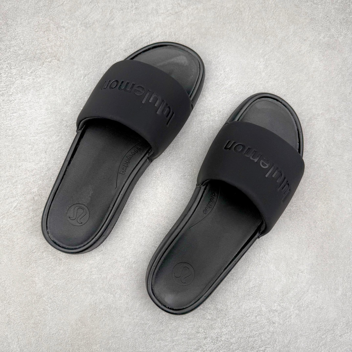 图片[3]-＃GX Lululemon RestfeelTM 露露乐檬休闲运动拖鞋 让运动后的双脚得到更好的休憩 伴你轻松开启精彩行程面料＋特点 为双脚在运动间隙创造休憩时刻 贴合和触感RestfeelTM 拖鞋尺码标准 可满足大多数人的鞋码需求 双密度中底缓冲设计 提供更佳支撑和舒适感受 产品特点一片式鞋面贴合脚背 让双脚体验舒适触感 中底采用柔软型和稳固双密度泡沫层 平衡舒适度和支撑表现 外底橡胶打造足跟至足尖的牵引力 稳定抓地 不易滑动功能＋版型 开启双足休憩时刻：双密度中底缓冲设计 提供更佳支撑和舒适感受 简约不简单：一片式鞋面搭配泡沫衬里 贴合脚感一触倾心 出色 更多一点 外底橡胶打造足跟至足尖的牵引力 稳定抓地 不易滑动！尺码：35.5 36.5 38 39 40.5 42 43 44 45.5 47 48-选品中心