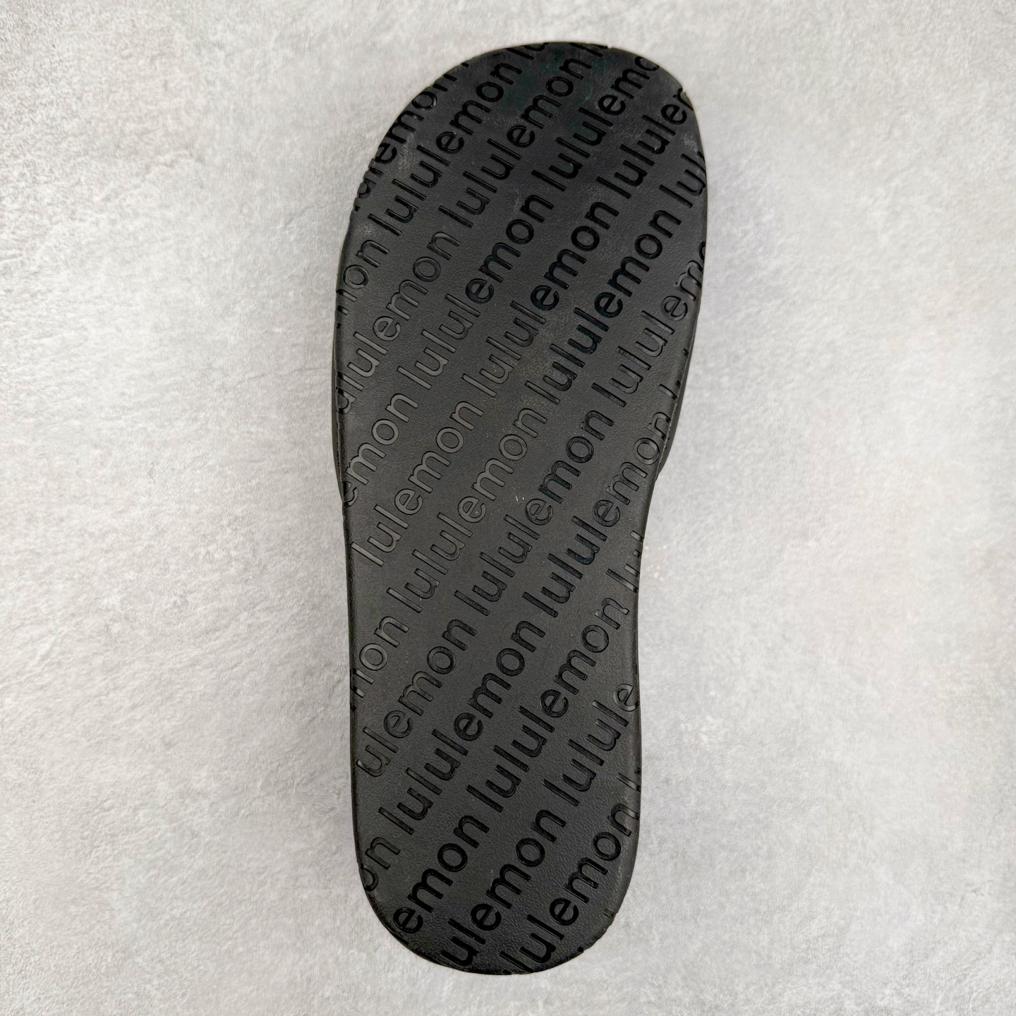 图片[9]-＃GX Lululemon RestfeelTM 露露乐檬休闲运动拖鞋 让运动后的双脚得到更好的休憩 伴你轻松开启精彩行程面料＋特点 为双脚在运动间隙创造休憩时刻 贴合和触感RestfeelTM 拖鞋尺码标准 可满足大多数人的鞋码需求 双密度中底缓冲设计 提供更佳支撑和舒适感受 产品特点一片式鞋面贴合脚背 让双脚体验舒适触感 中底采用柔软型和稳固双密度泡沫层 平衡舒适度和支撑表现 外底橡胶打造足跟至足尖的牵引力 稳定抓地 不易滑动功能＋版型 开启双足休憩时刻：双密度中底缓冲设计 提供更佳支撑和舒适感受 简约不简单：一片式鞋面搭配泡沫衬里 贴合脚感一触倾心 出色 更多一点 外底橡胶打造足跟至足尖的牵引力 稳定抓地 不易滑动！尺码：35.5 36.5 38 39 40.5 42 43 44 45.5 47 48-选品中心