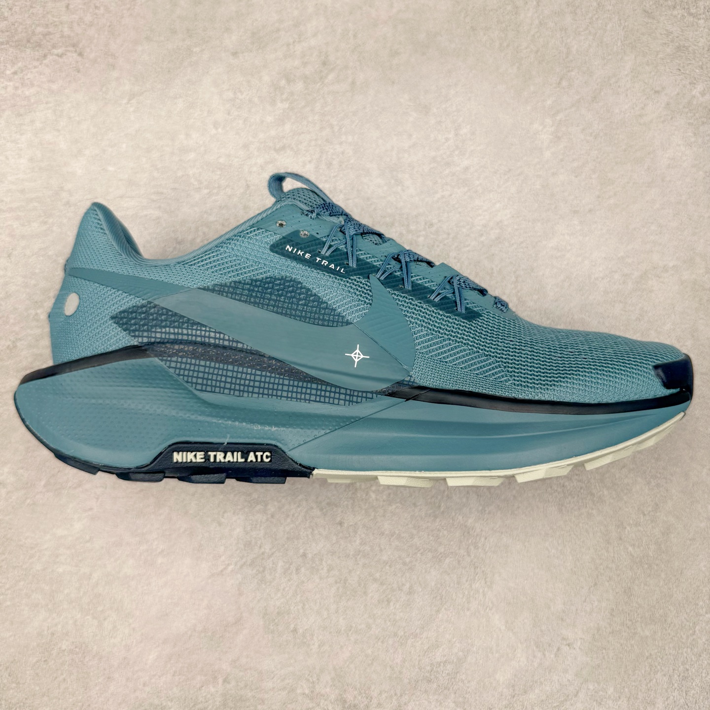 #福利特价 NK JUNIPER TRAIL ATC Next Nature 越野跑步鞋 登月兼顾迅疾外观和稳固脚感 后跟覆面和中足动态支撑巧妙融合 缔造稳定顺畅的迈步体验 尺码:36 36.5 37.5 38 38.5 39 40 40.5 41 42 42.5 43 44 44.5 45-选品中心