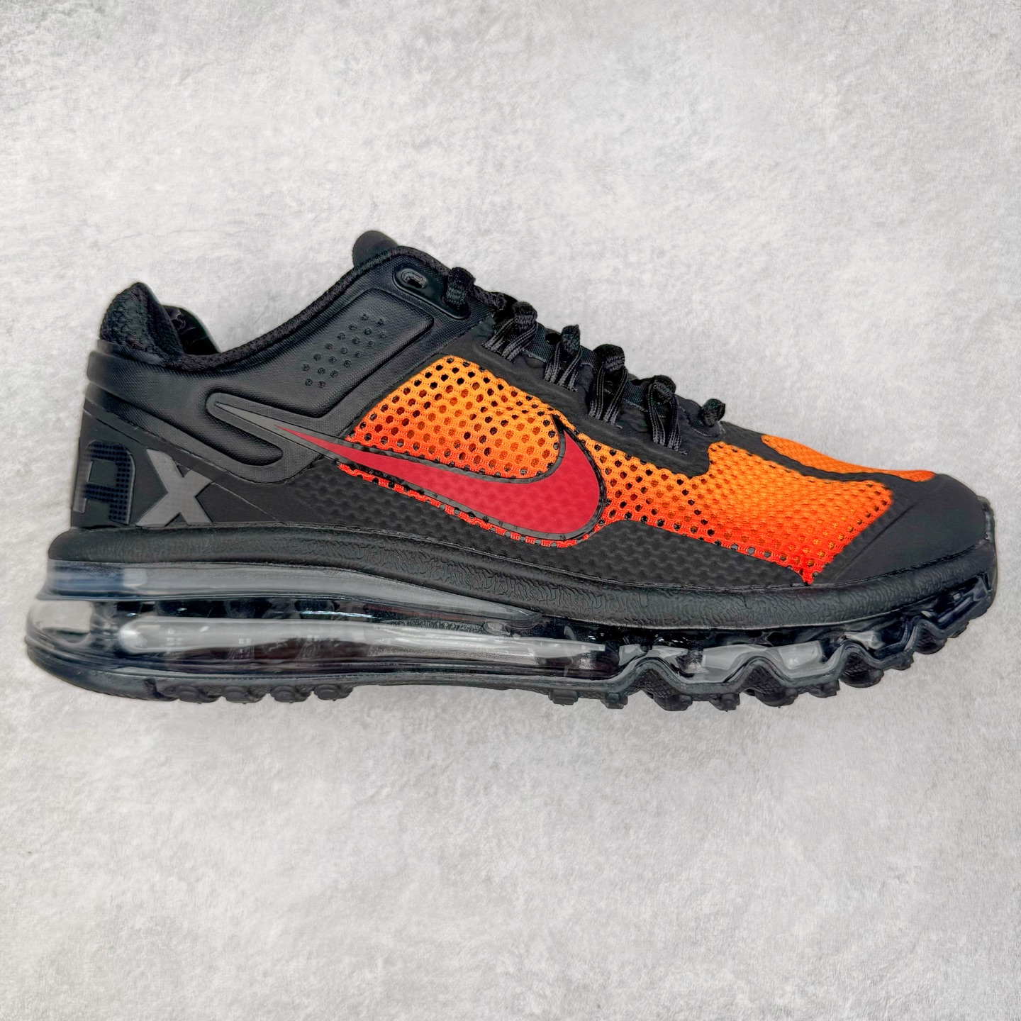 NK Air Max 2013 经典舒适时尚耐磨透气低帮气垫跑步鞋 HF4887-873 携时尚设计闪亮回归 出众有型 采用网眼布细节和运动风无缝覆面 助你保持清爽感受 塑就焕新造型 经典 Flywire 设计搭配经典全掌型 Max Air 缓震配置 缔造出众舒适感和支撑效果实拍调校N版已经零色差零失真 百分百还原实物色彩所见即所得 不存在货不对板色差等低级问题 选购参考实物拍摄 不混卖不参货 只用心做好货严格选品 承诺混一赔十 尺码：36 36.5 37.5 38 38.5 39 40 40.5 41 42 42.5 43 44 44.5 45 46-选品中心