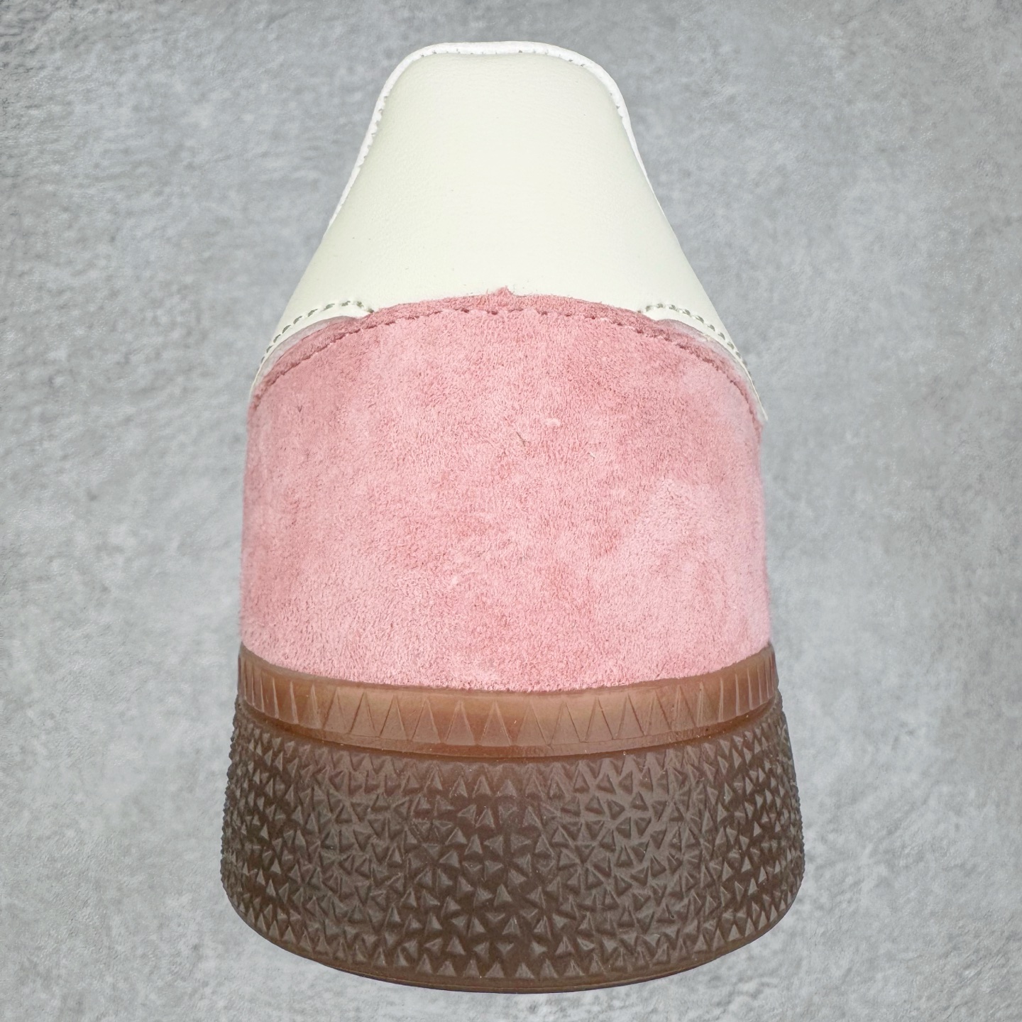 图片[8]-＃C版纯原 AD Originals Handball SPZL 手球运动员系列百搭休闲运动板鞋 KJ6305 这款来自阿迪达斯的这款HANDBALL SPZL前身是一双手球运动鞋，这一次拿来复刻，所以鞋面的主要色彩选用了黑色， 鞋面外侧除了Spezial字母之外还有三叶草标志。Handball SPZL作为复古手球训练鞋与作为室内足球鞋的Samba有着异曲同工之处，但是质感更为出众的鞋身以及丰富的配色选择比起Samba来讲可以说是更胜一筹了！尺码：36 36⅔ 37⅓ 38 38⅔ 39⅓ 40 40⅔ 41⅓ 42 42⅔ 43⅓ 44 45-选品中心