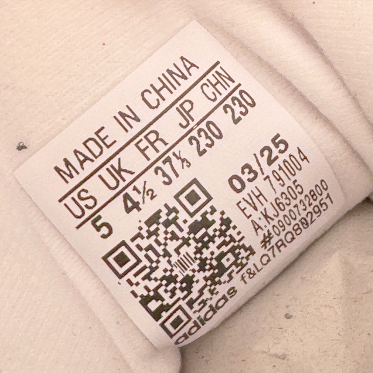 图片[11]-＃C版纯原 AD Originals Handball SPZL 手球运动员系列百搭休闲运动板鞋 KJ6305 这款来自阿迪达斯的这款HANDBALL SPZL前身是一双手球运动鞋，这一次拿来复刻，所以鞋面的主要色彩选用了黑色， 鞋面外侧除了Spezial字母之外还有三叶草标志。Handball SPZL作为复古手球训练鞋与作为室内足球鞋的Samba有着异曲同工之处，但是质感更为出众的鞋身以及丰富的配色选择比起Samba来讲可以说是更胜一筹了！尺码：36 36⅔ 37⅓ 38 38⅔ 39⅓ 40 40⅔ 41⅓ 42 42⅔ 43⅓ 44 45-选品中心