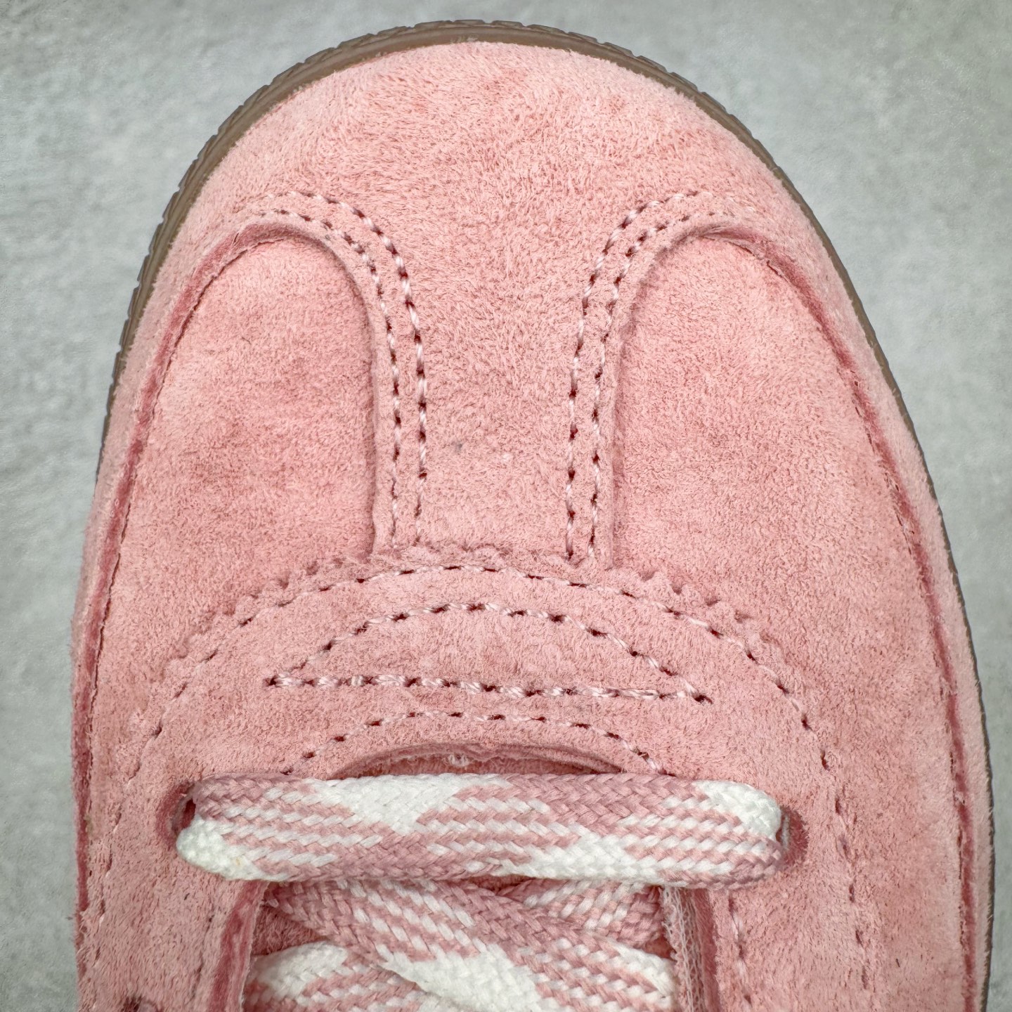 图片[15]-＃C版纯原 AD Originals Handball SPZL 手球运动员系列百搭休闲运动板鞋 KJ6305 这款来自阿迪达斯的这款HANDBALL SPZL前身是一双手球运动鞋，这一次拿来复刻，所以鞋面的主要色彩选用了黑色， 鞋面外侧除了Spezial字母之外还有三叶草标志。Handball SPZL作为复古手球训练鞋与作为室内足球鞋的Samba有着异曲同工之处，但是质感更为出众的鞋身以及丰富的配色选择比起Samba来讲可以说是更胜一筹了！尺码：36 36⅔ 37⅓ 38 38⅔ 39⅓ 40 40⅔ 41⅓ 42 42⅔ 43⅓ 44 45-选品中心