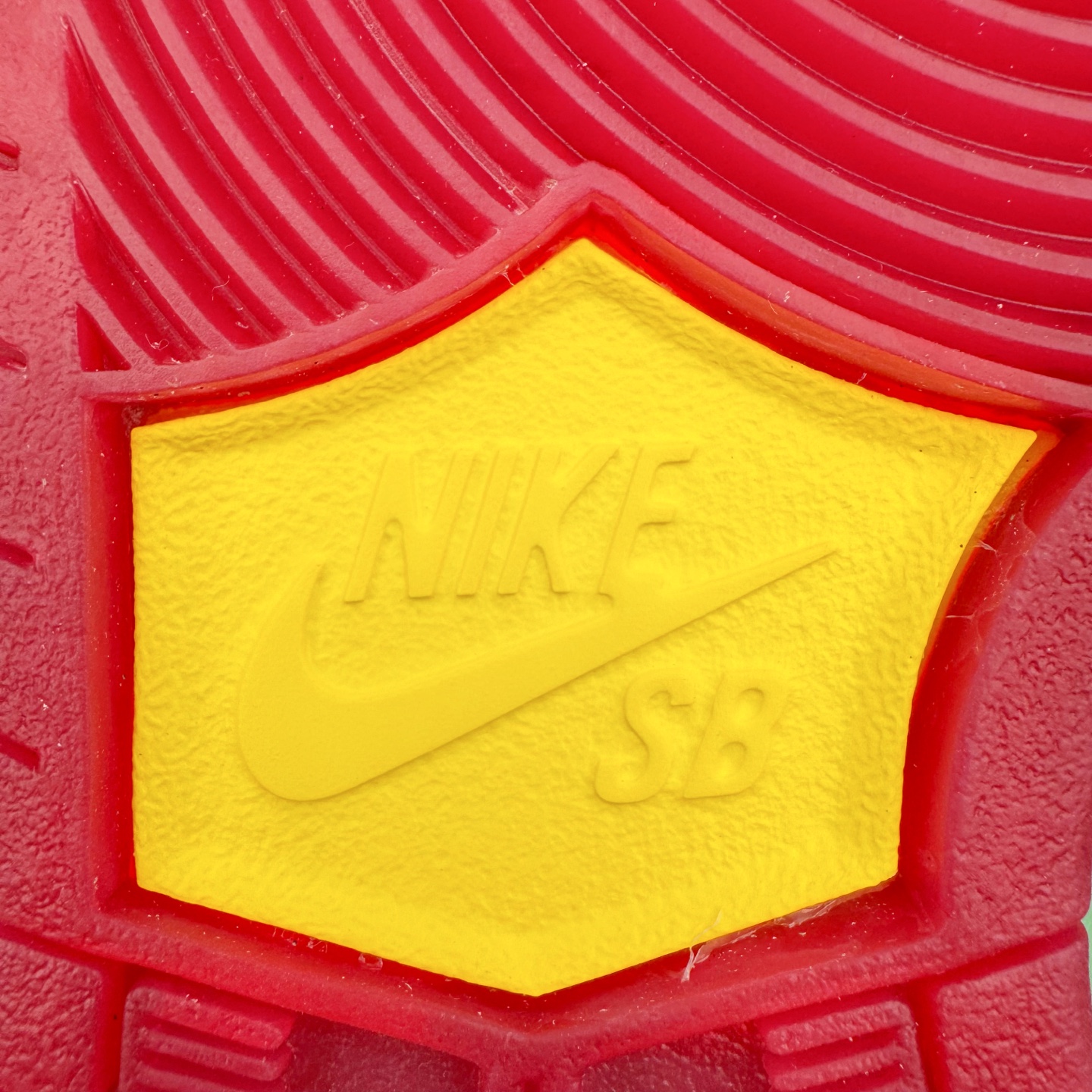 图片[22]-＃S2纯原 NK SB Dunk Low 黑人月 绿色HF3058-300 独家原厂航空铝磨具打磨大底 鞋头坡度极致还原 原盒原配 圈内天花板工艺 原厂冲刀 超高清洁度 全鞋零毛边皮料切割 全套原楦原模倾力打造完美版型 采用原厂百宏鞋带以及原厂百宏织唛舌标 内标可供原厂几率过验 原厂中底布黄色点胶 原厂中底布拉帮走线遵循公司‼️尺码：36 36.5 37.5 38 38.5 39 40 40.5 41 42 42.5 43 44 44.5 45 46 47.5-选品中心