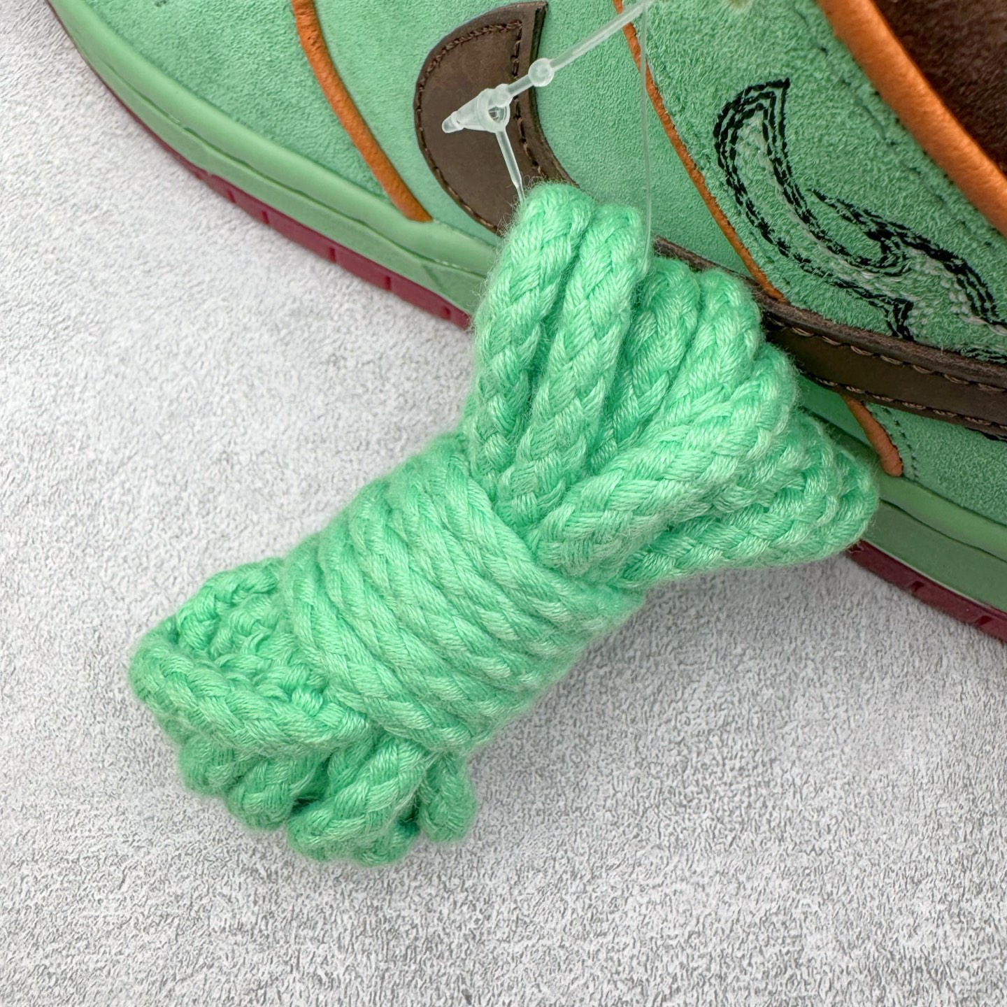 图片[10]-＃S2纯原 NK SB Dunk Low 黑人月 绿色HF3058-300 独家原厂航空铝磨具打磨大底 鞋头坡度极致还原 原盒原配 圈内天花板工艺 原厂冲刀 超高清洁度 全鞋零毛边皮料切割 全套原楦原模倾力打造完美版型 采用原厂百宏鞋带以及原厂百宏织唛舌标 内标可供原厂几率过验 原厂中底布黄色点胶 原厂中底布拉帮走线遵循公司‼️尺码：36 36.5 37.5 38 38.5 39 40 40.5 41 42 42.5 43 44 44.5 45 46 47.5-选品中心