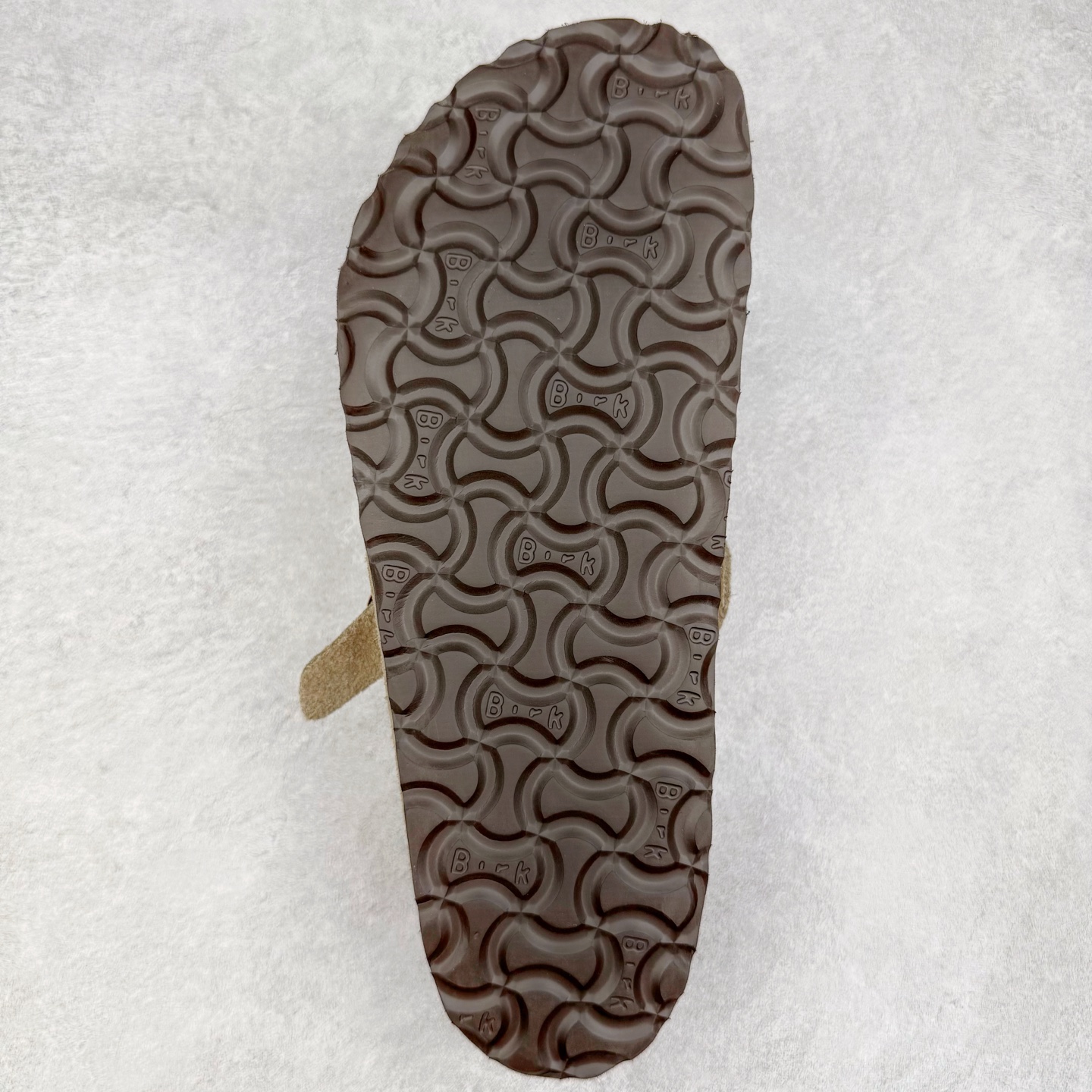 图片[9]-＃GD广顶 Birkenstock Boston VL 勃肯绒面金属针扣软木底包头拖鞋 牛皮绒面革质地柔软 搭配可调节鞋扣提升穿着舒适度 人体工学设计分散脚部压力 保护脚踝 软木乳胶鞋床具有一定的收缩性 长时间穿着后能贴合脚型 EVA鞋底回弹性和抗张性力高 具有良好的防震、缓冲性 四季皆宜 柔软的鞋床采用额外的泡沫缓冲层 提供额外的舒适感和全天支撑 全网独家首发 源于德国的严谨工艺 牛巴戎面 中层松木 EVA 三层组合大底 优质牛皮面料五金扣 出口订单 尺码：35-45-选品中心