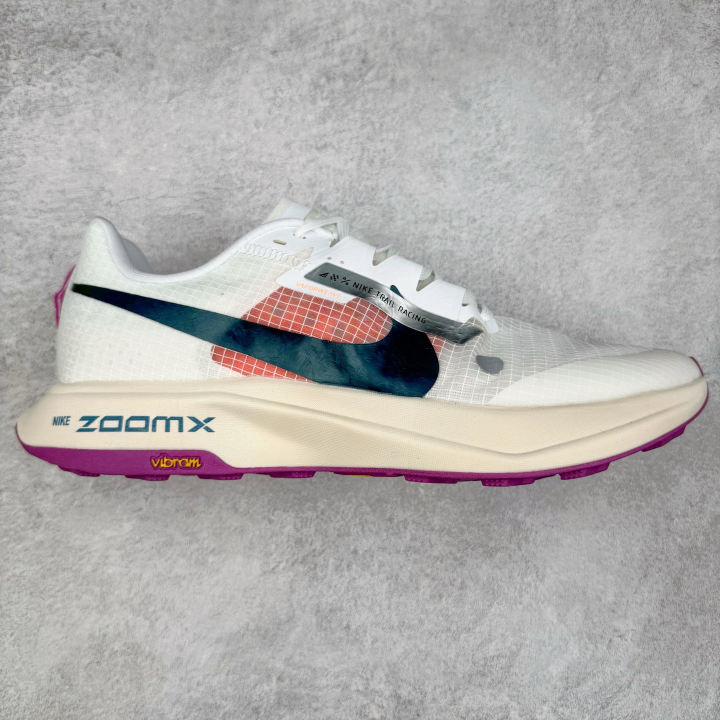 #福利特价 NK Zoom X ULTRAFLY TRAIL Next Nature 越野跑步鞋 登月兼顾迅疾外观和稳固脚感 后跟覆面和中足动态支撑巧妙融合 缔造稳定顺畅的迈步体验 尺码:36 36.5 37.5 38 38.5 39 40 40.5 41 42 42.5 43 44 44.5 45-选品中心