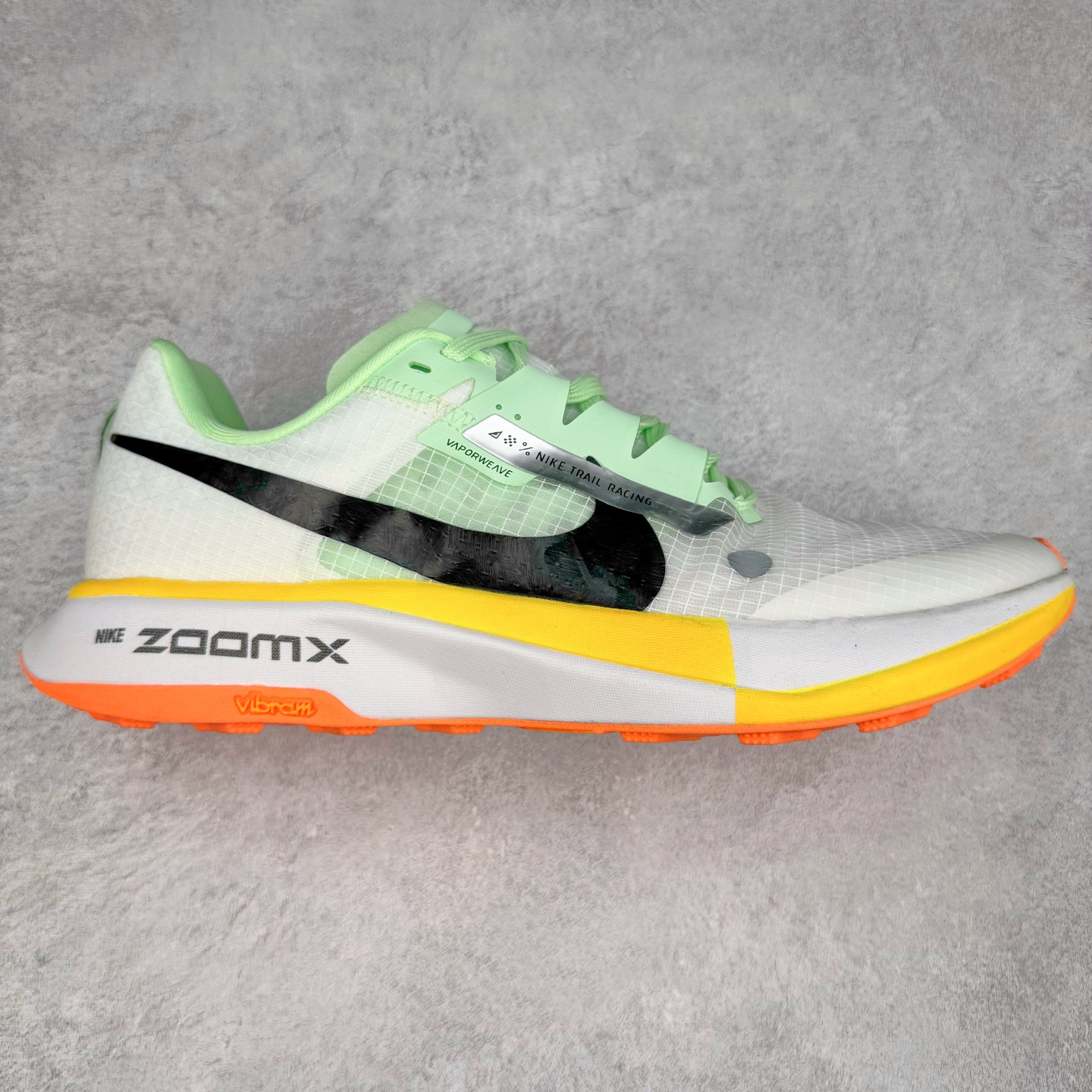 ＃福利特价 NK Zoom X ULTRAFLY TRAIL Next Nature 越野跑步鞋 登月兼顾迅疾外观和稳固脚感 后跟覆面和中足动态支撑巧妙融合 缔造稳定顺畅的迈步体验 尺码：36 36.5 37.5 38 38.5 39 40 40.5 41 42 42.5 43 44 44.5 45-选品中心